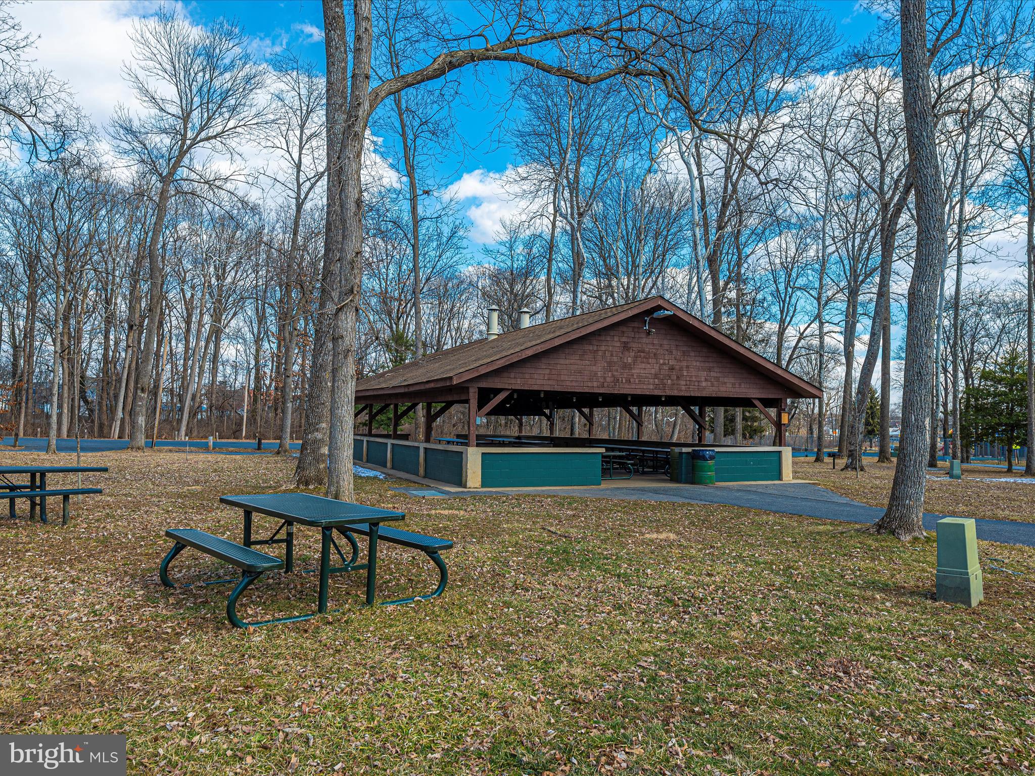 PARKVIEW MANOR - Residential