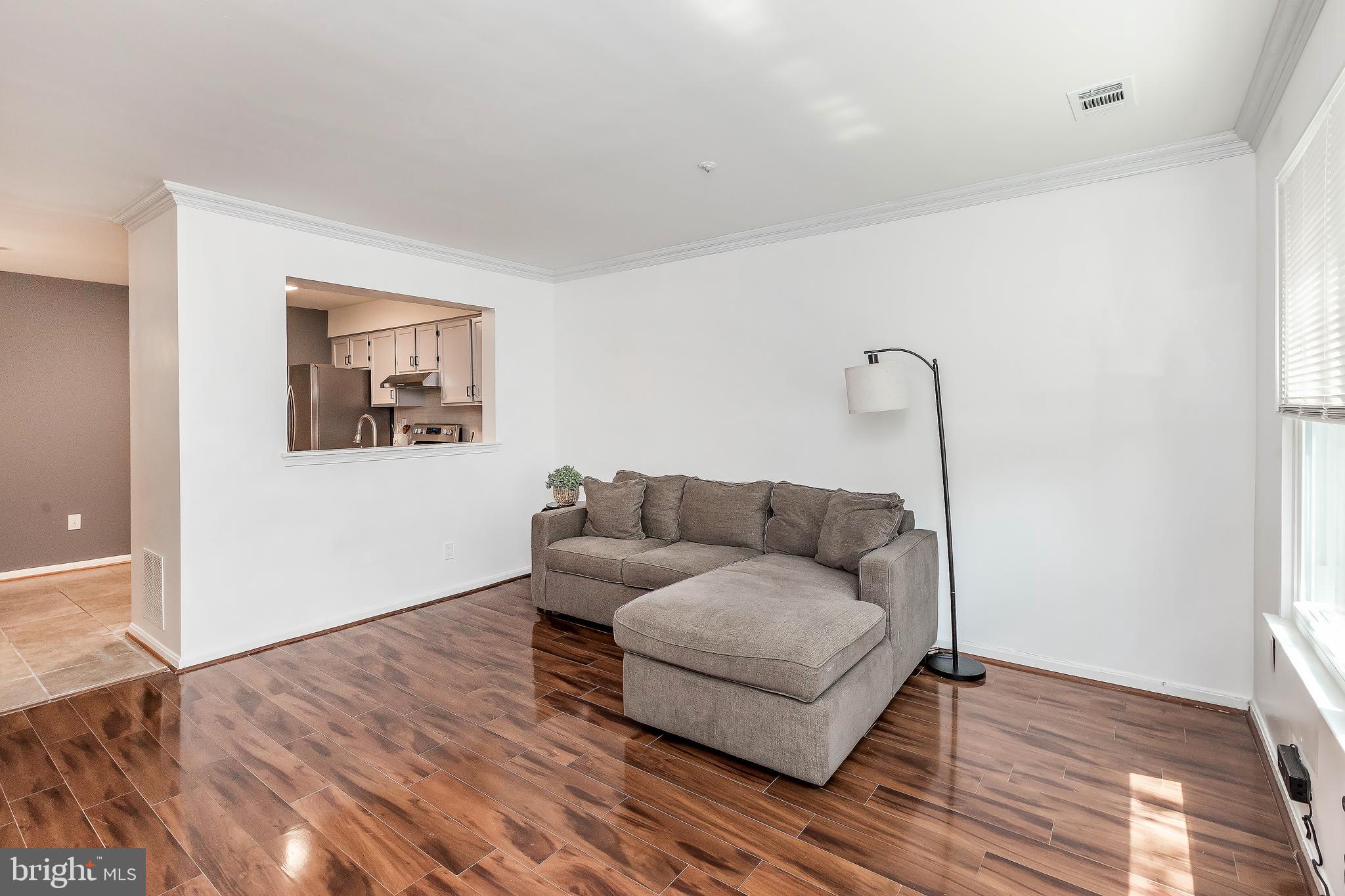 25 HIGHSTREAM COURT 1025
