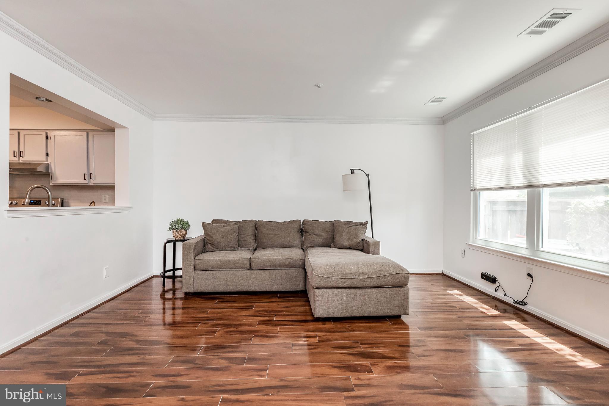 25 HIGHSTREAM COURT 1025