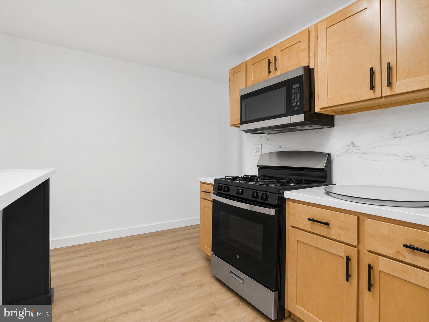 424 N BLACK HORSE PIKE 428