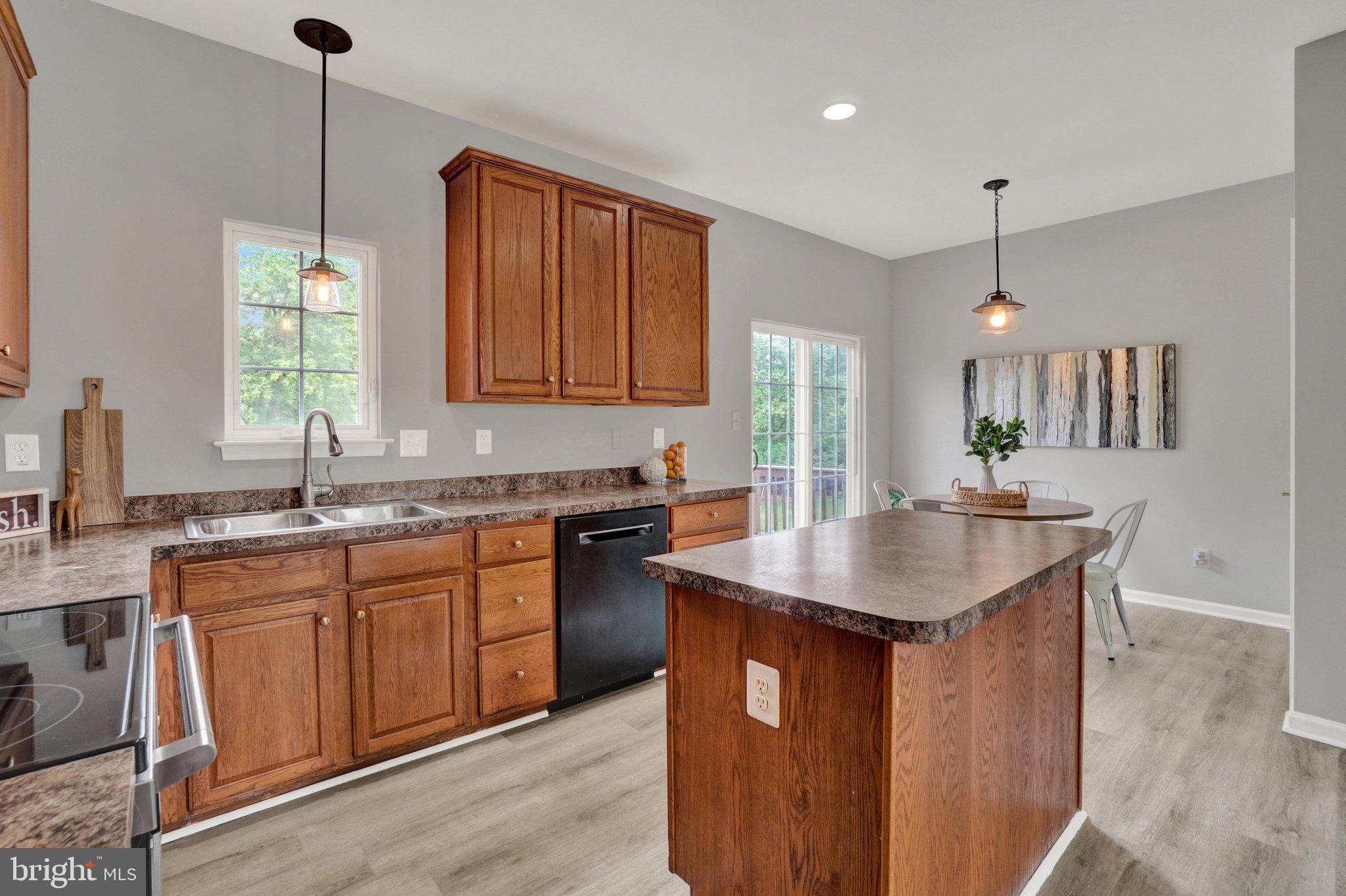 4129 STRAWBRIDGE COURT