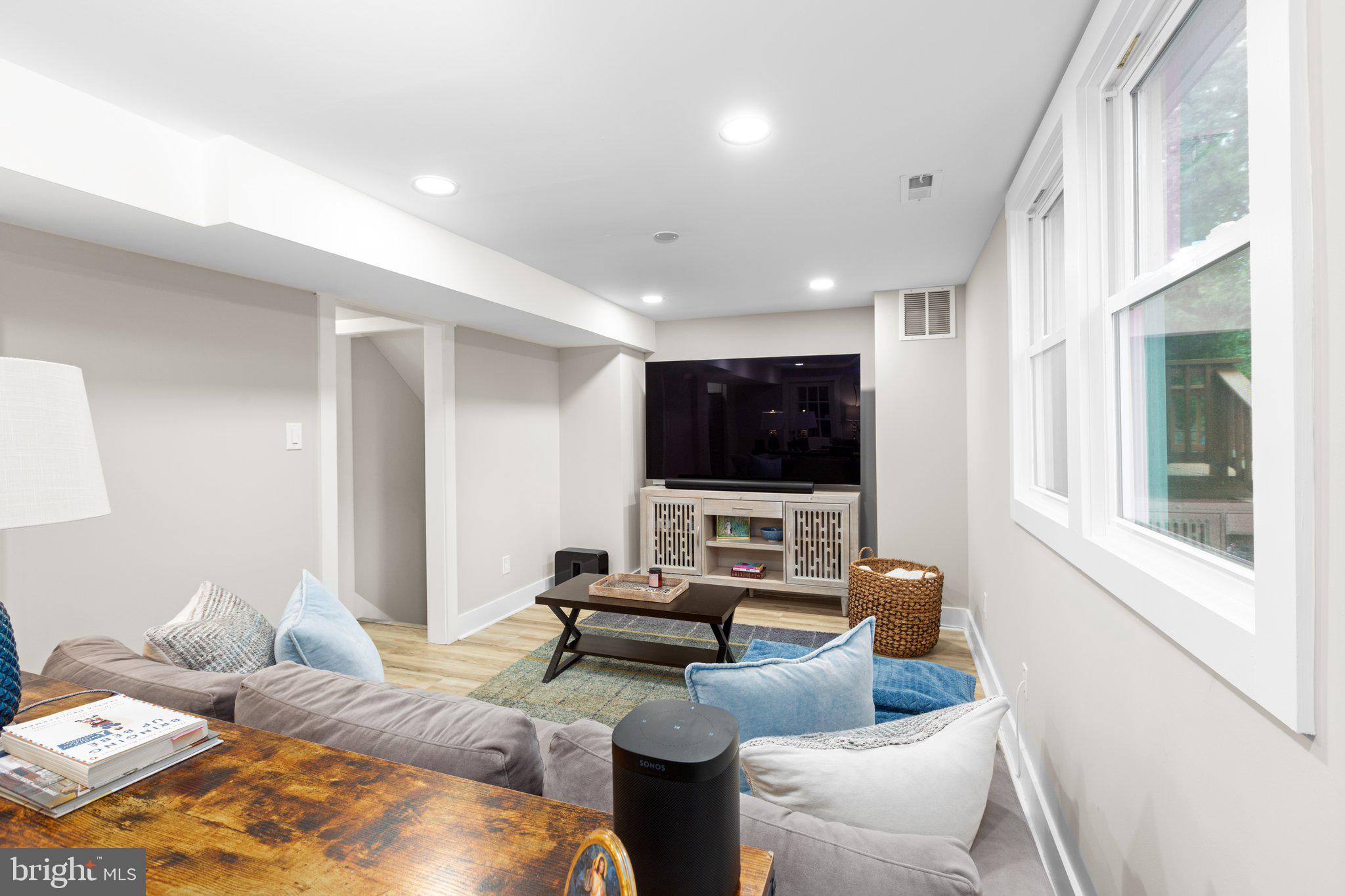 WAYNEWOOD - Residential