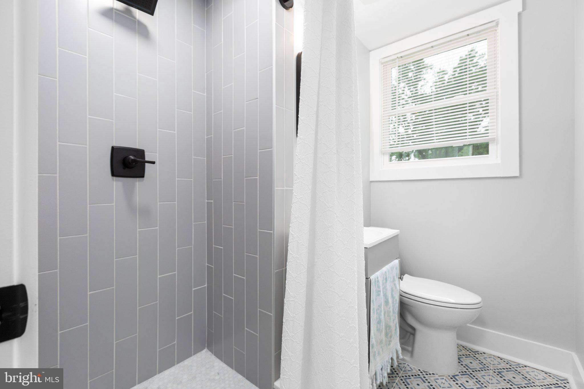 WAYNEWOOD - Residential