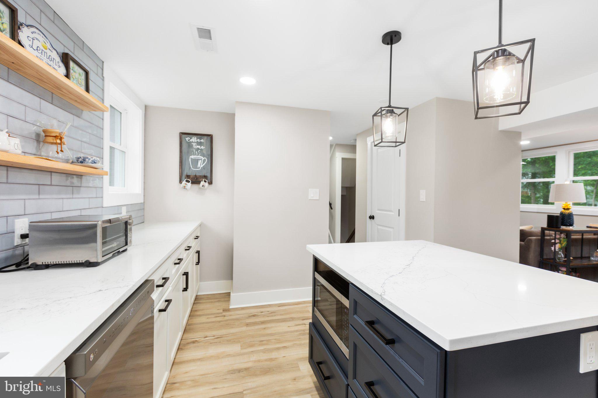 WAYNEWOOD - Residential