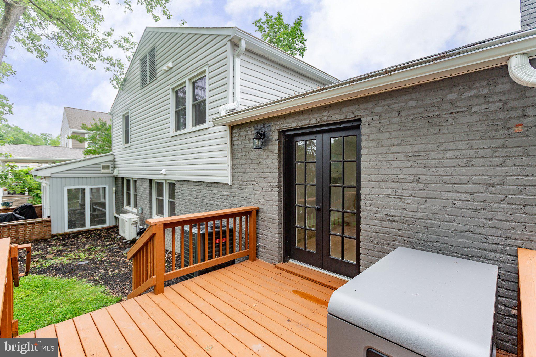 WAYNEWOOD - Residential