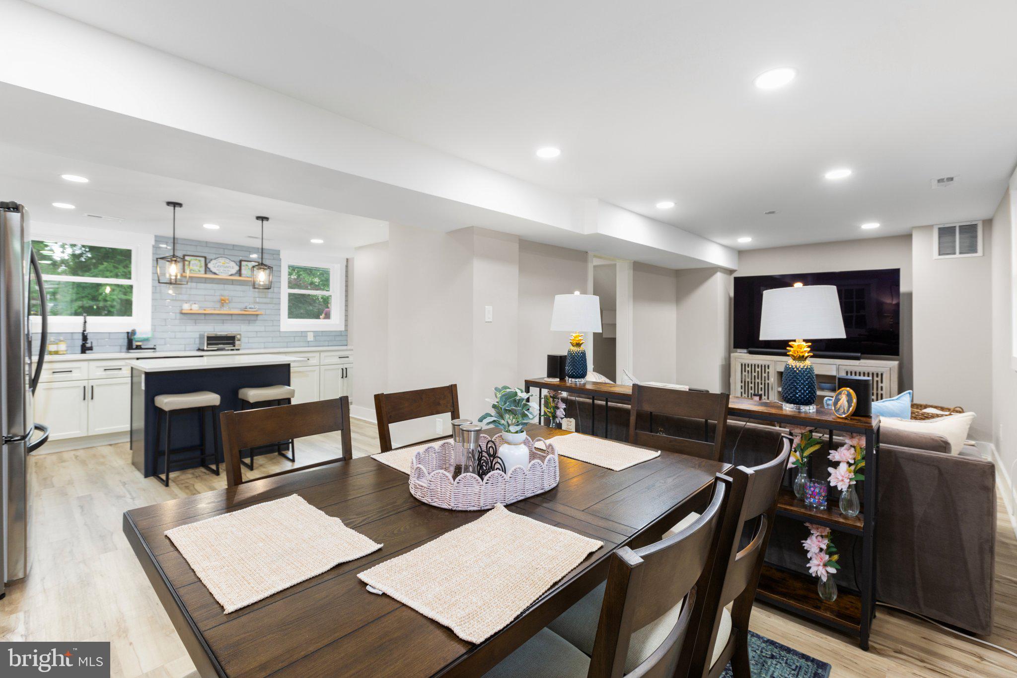 WAYNEWOOD - Residential