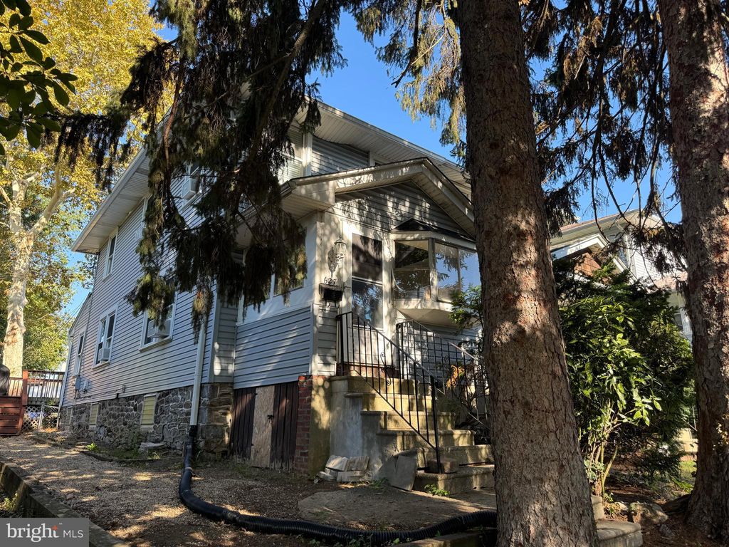 Photo of 627 Seneca Avenue, NORWOOD, PA 19074 (MLS # PADE2101520)