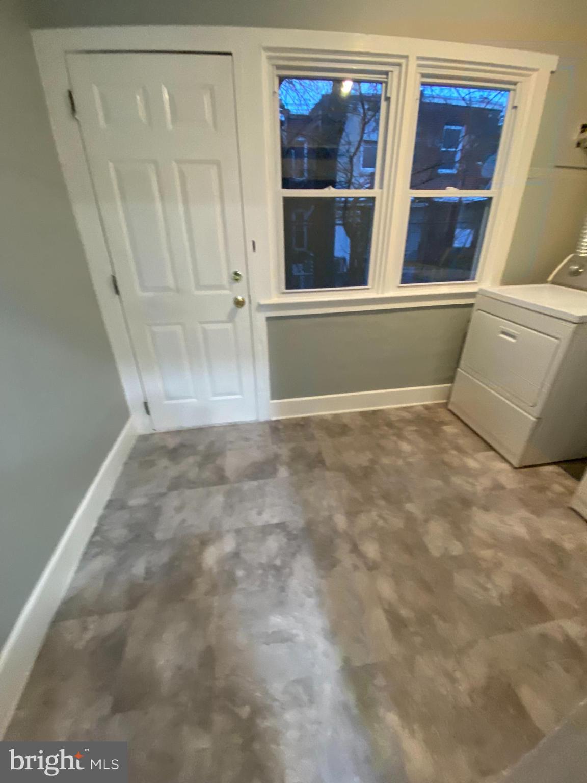 ELMWOOD PARK - Residential Lease