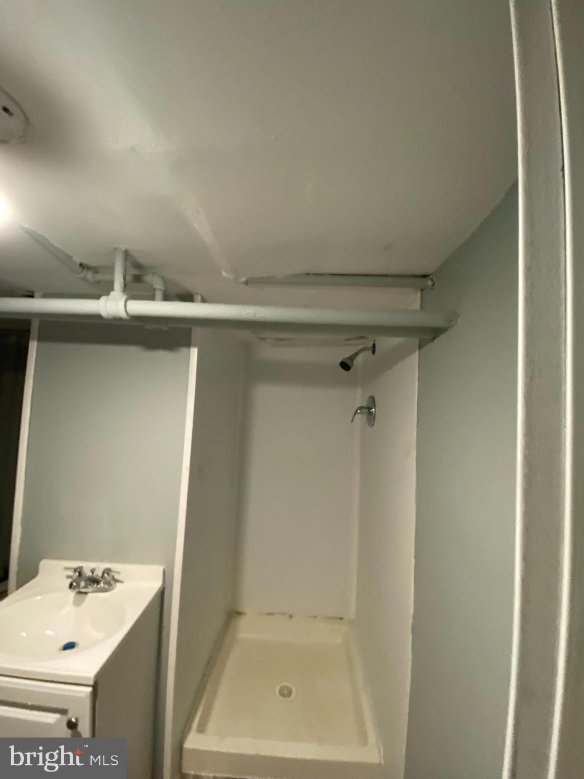 ELMWOOD PARK - Residential Lease