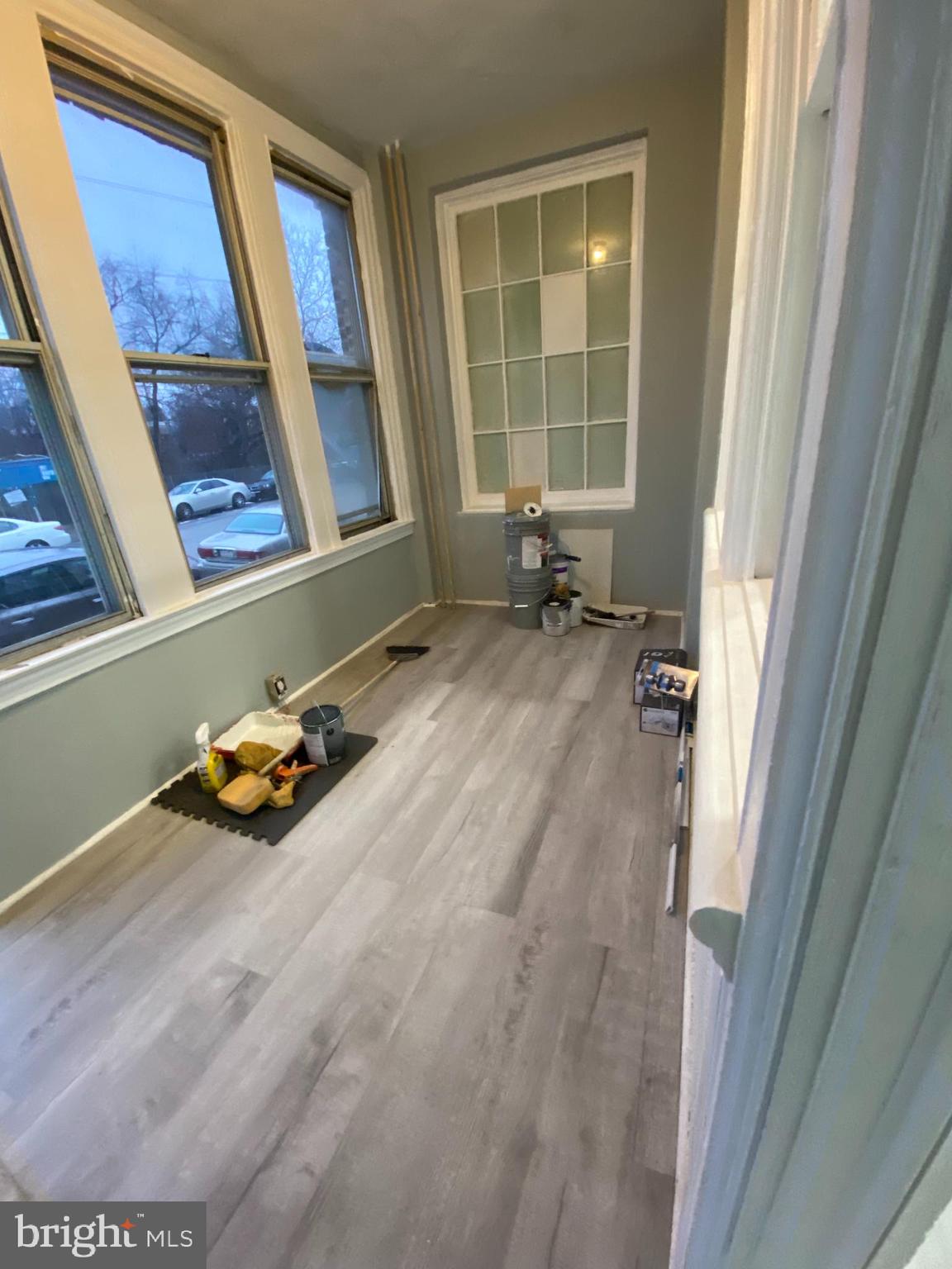 ELMWOOD PARK - Residential Lease