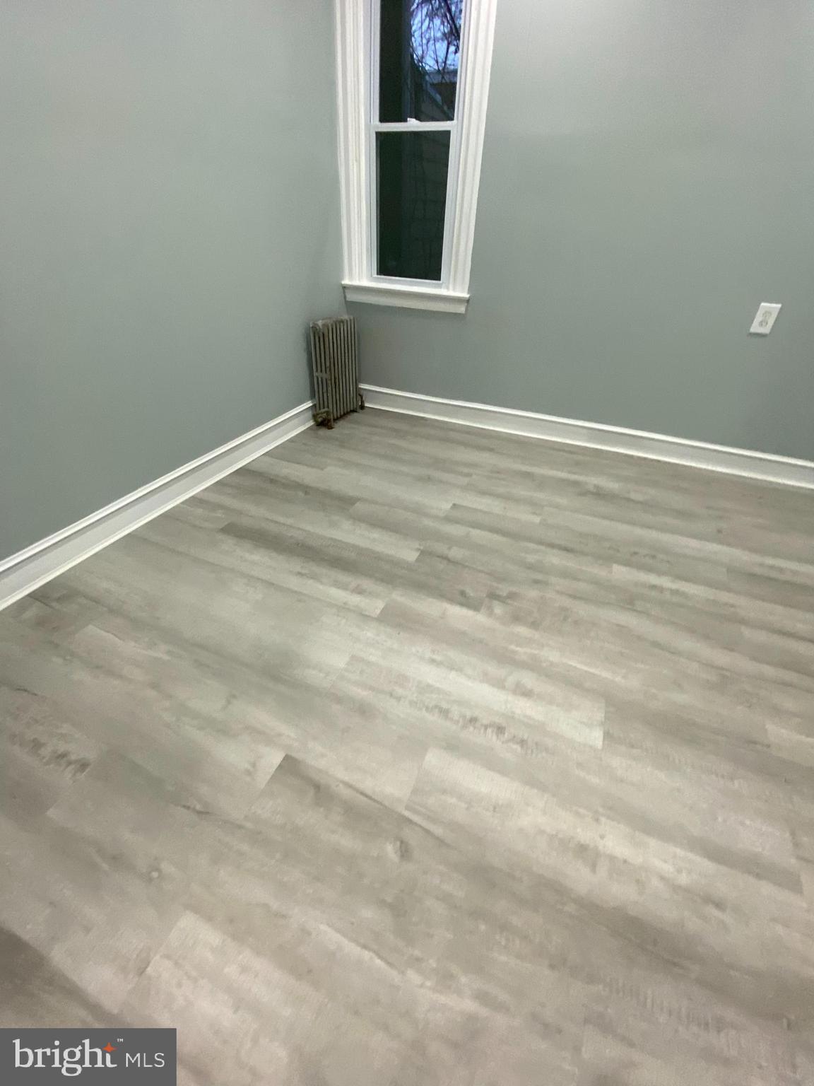 ELMWOOD PARK - Residential Lease