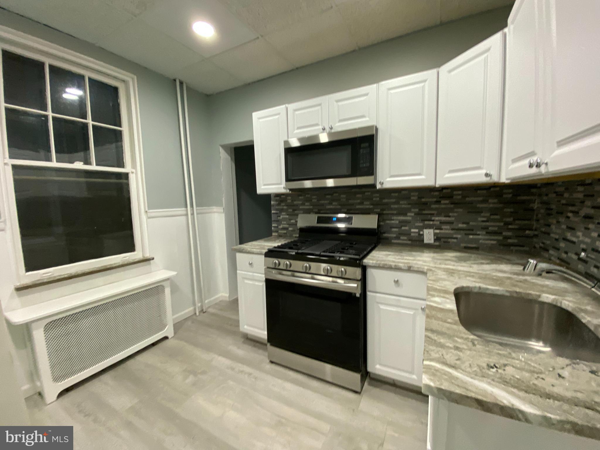 ELMWOOD PARK - Residential Lease