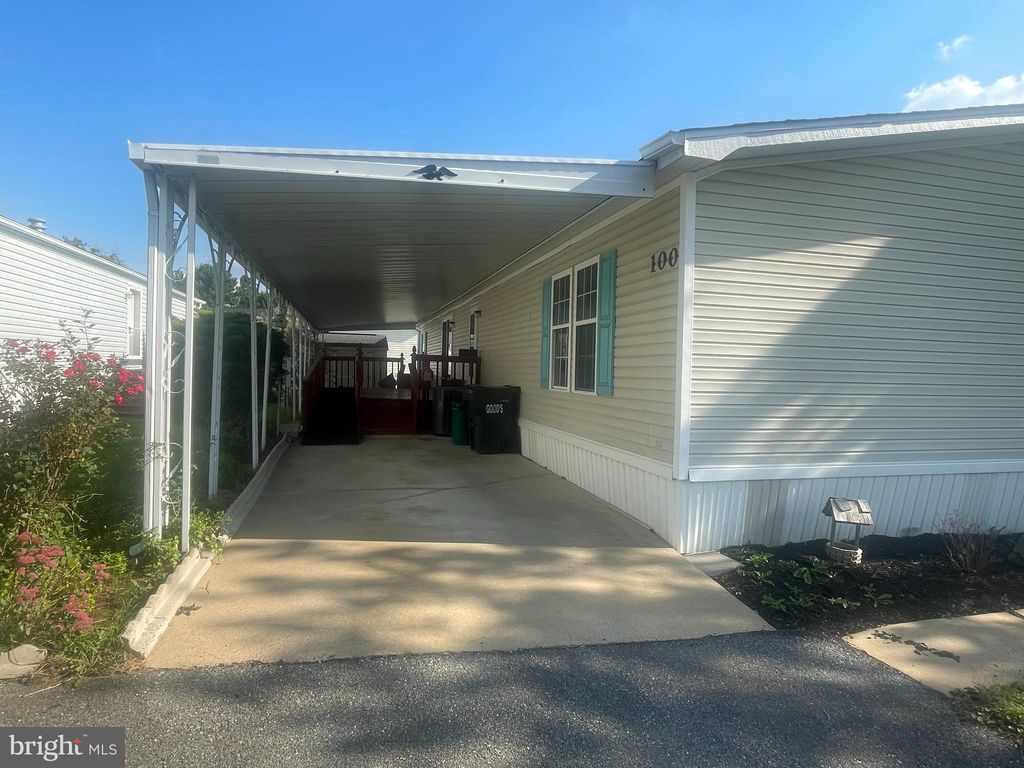 Photo of 100 FOX RUN CT, LANCASTER, PA 17603 (MLS # PALA2041178)