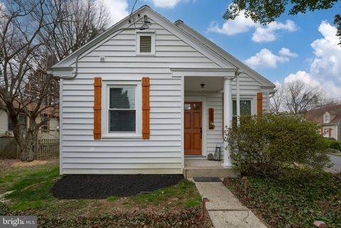 Photo of 139 MONTROSE AVE, LANCASTER, PA 17603 (MLS # PALA2032190)