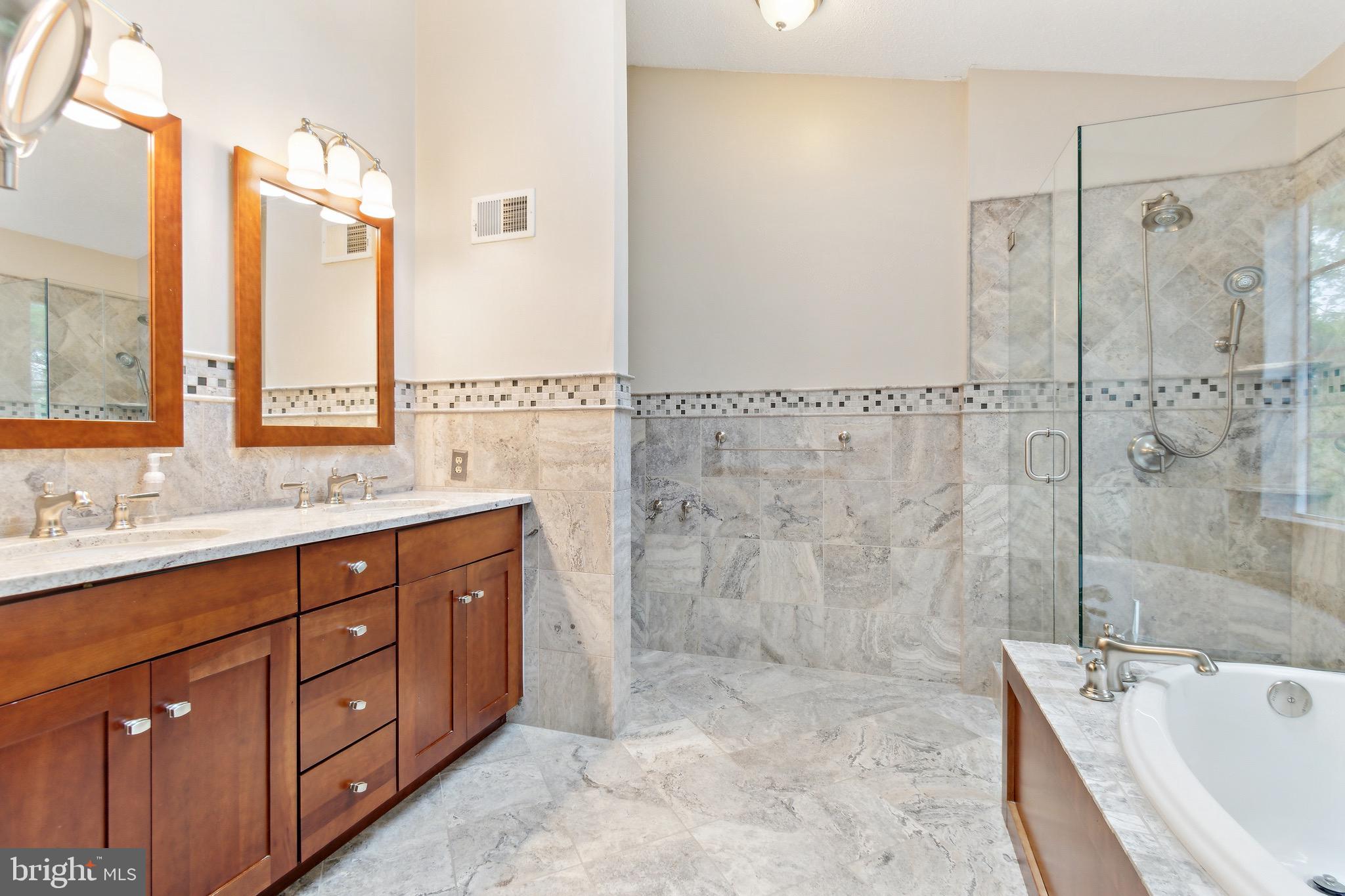 CHRISTIE ESTATES - Residential