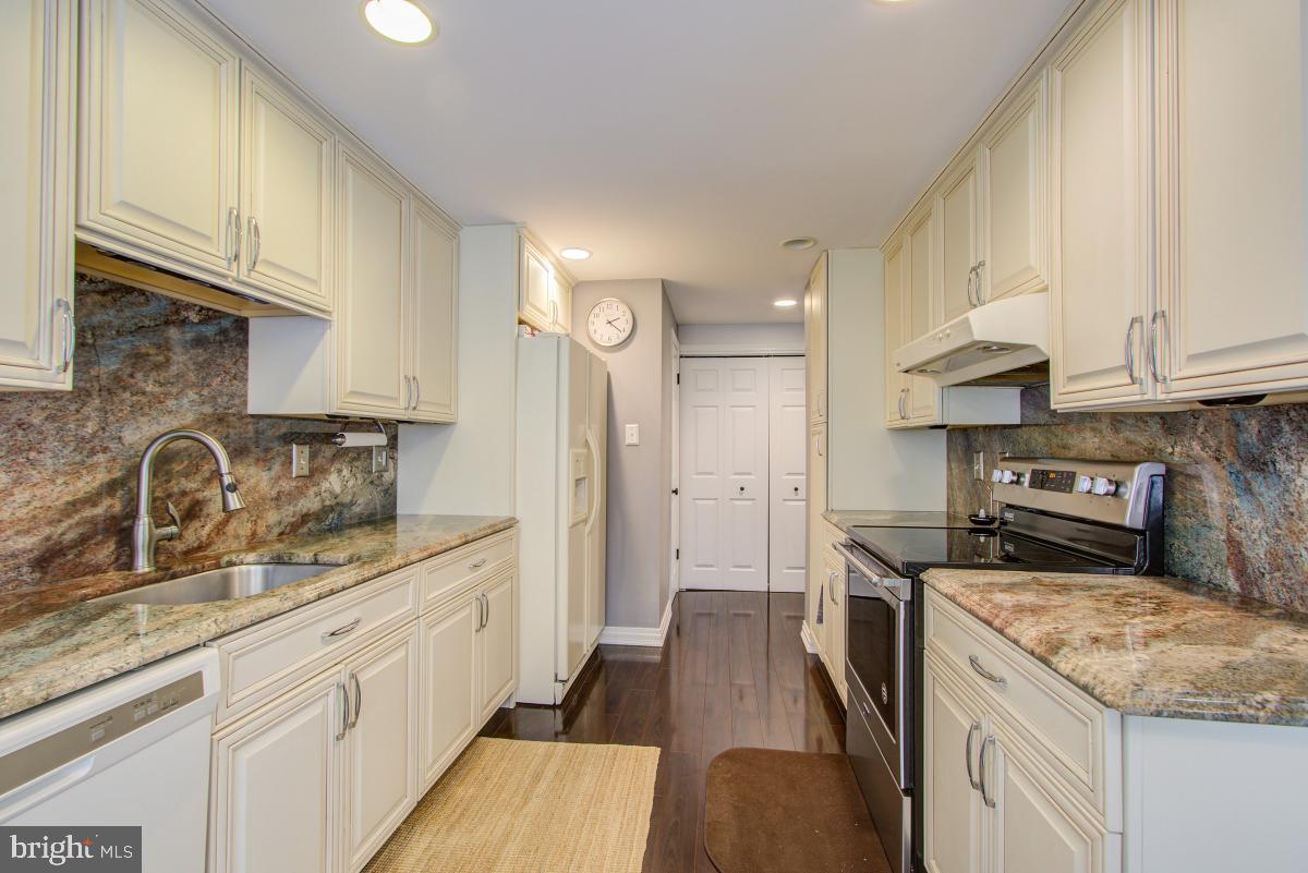 TOWNES OF GLOUCESTER - Residential