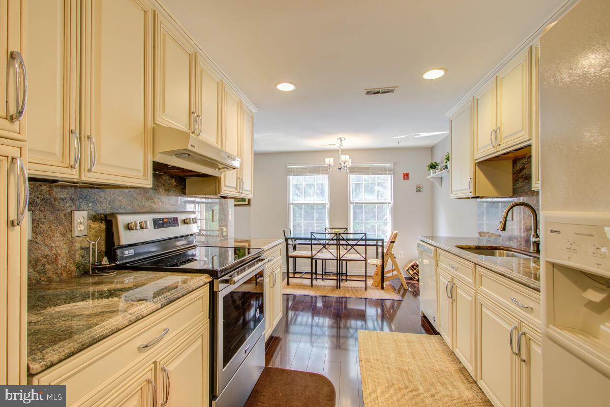 TOWNES OF GLOUCESTER - Residential