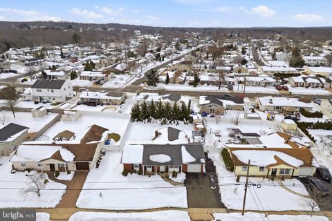 Homes For Sale - 15 Drexel Terrace<br/> Middlesex County, MONROE TOWNSHIP, NJ 08831