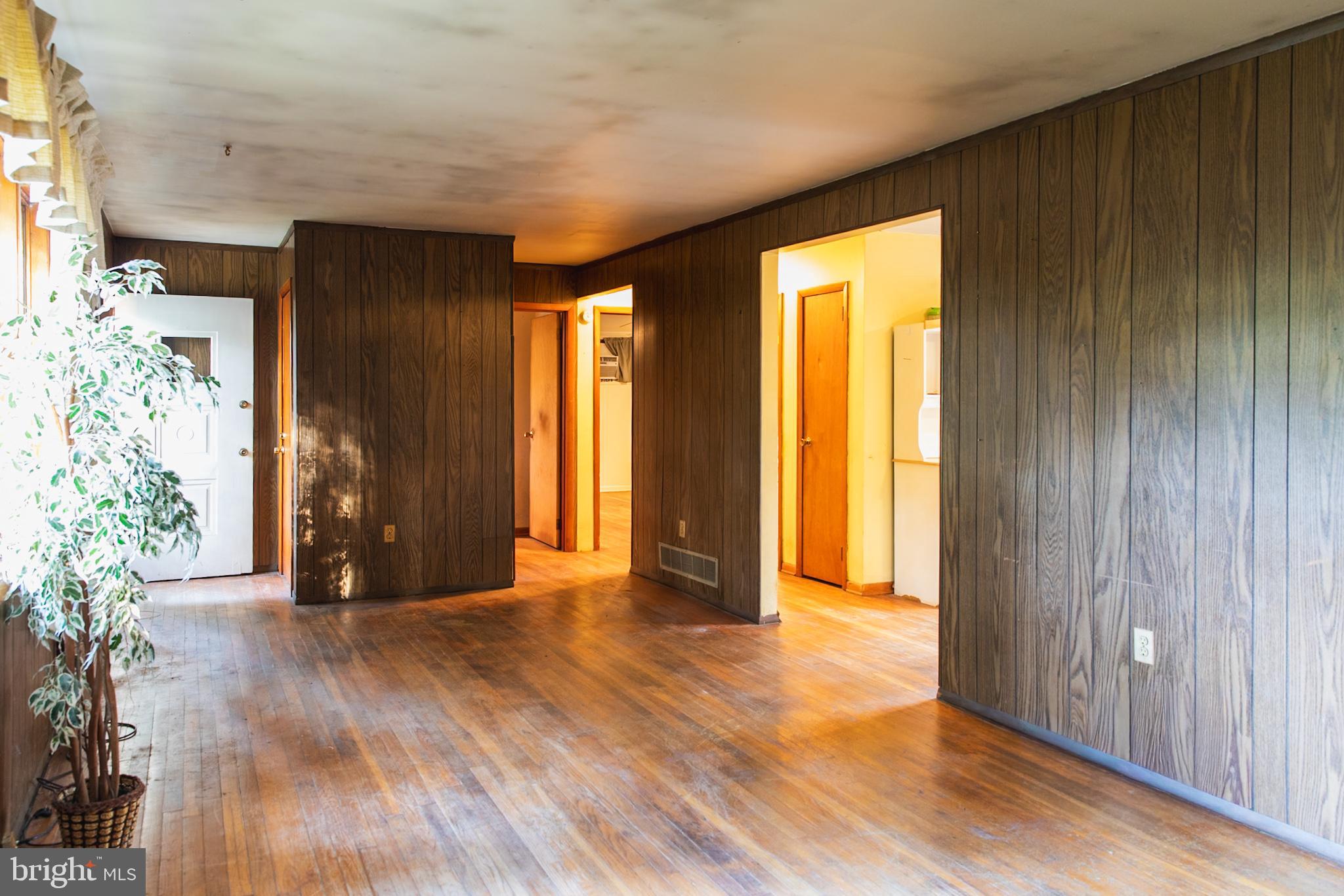 MILLERSVILLE - Residential