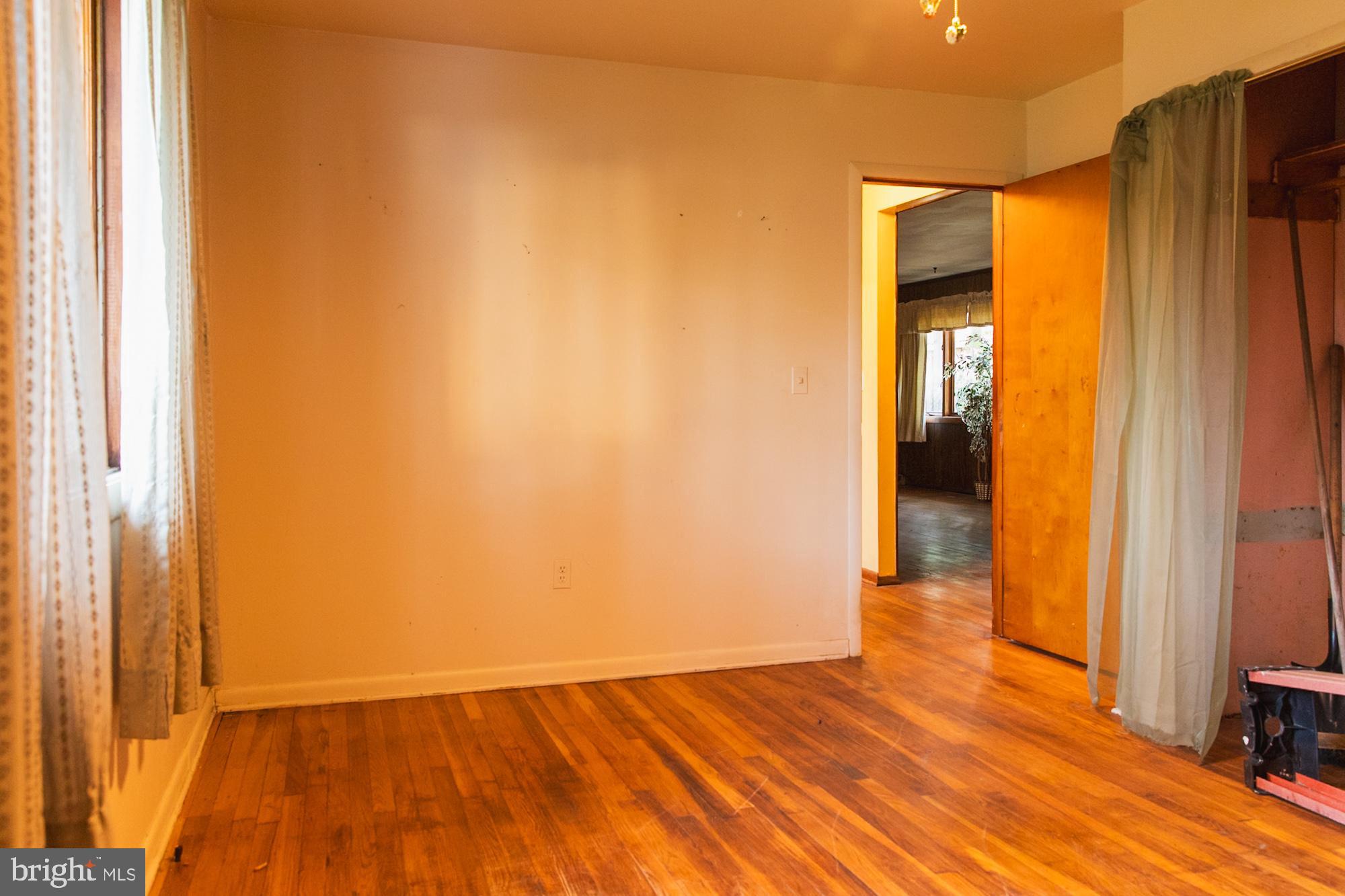 MILLERSVILLE - Residential