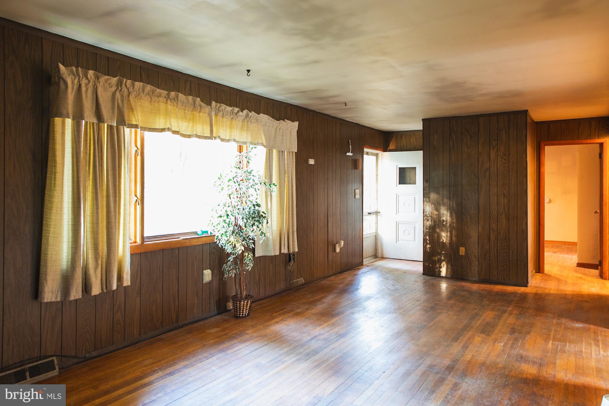 MILLERSVILLE - Residential