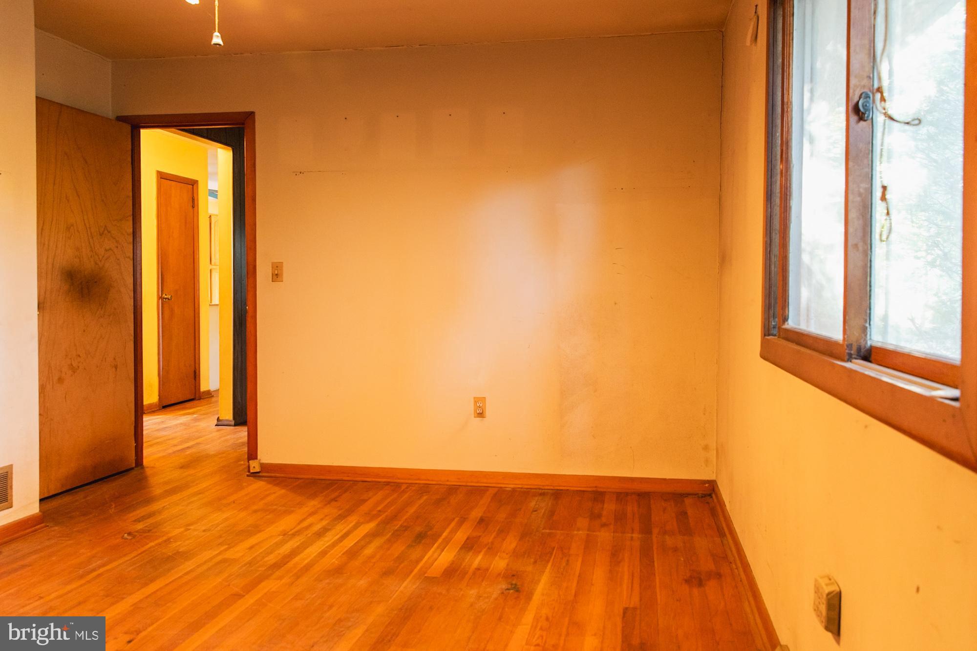 MILLERSVILLE - Residential