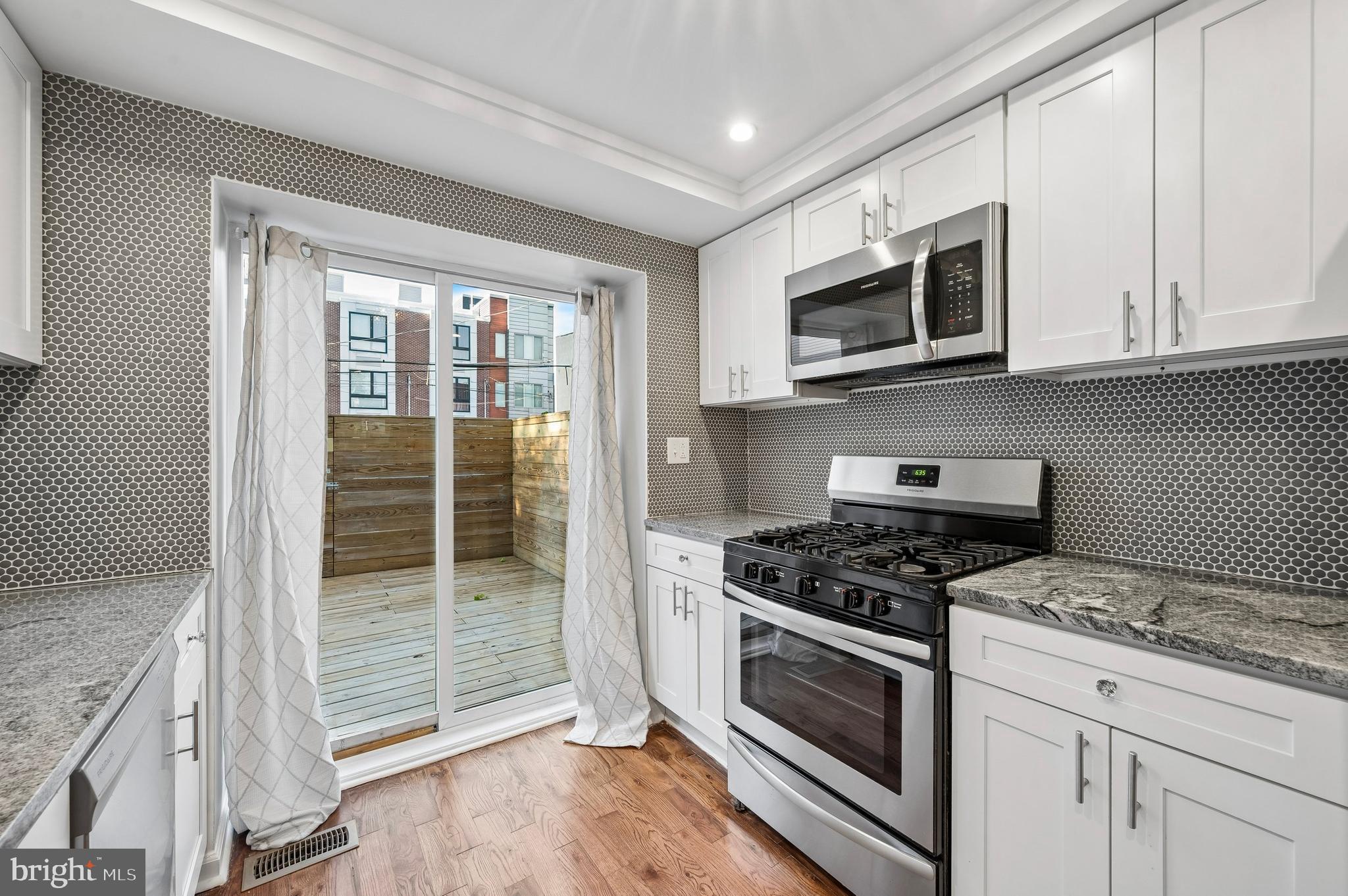 POINT BREEZE - Residential