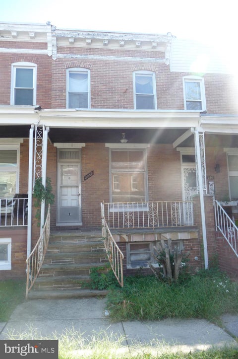 Townhouse For Sale - 2239 Penrose Avenue<br/> BALTIMORE, MD 21223