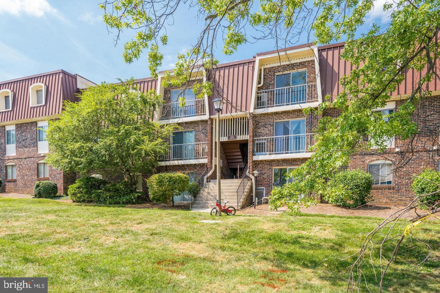 PEMBROOKE - Residential