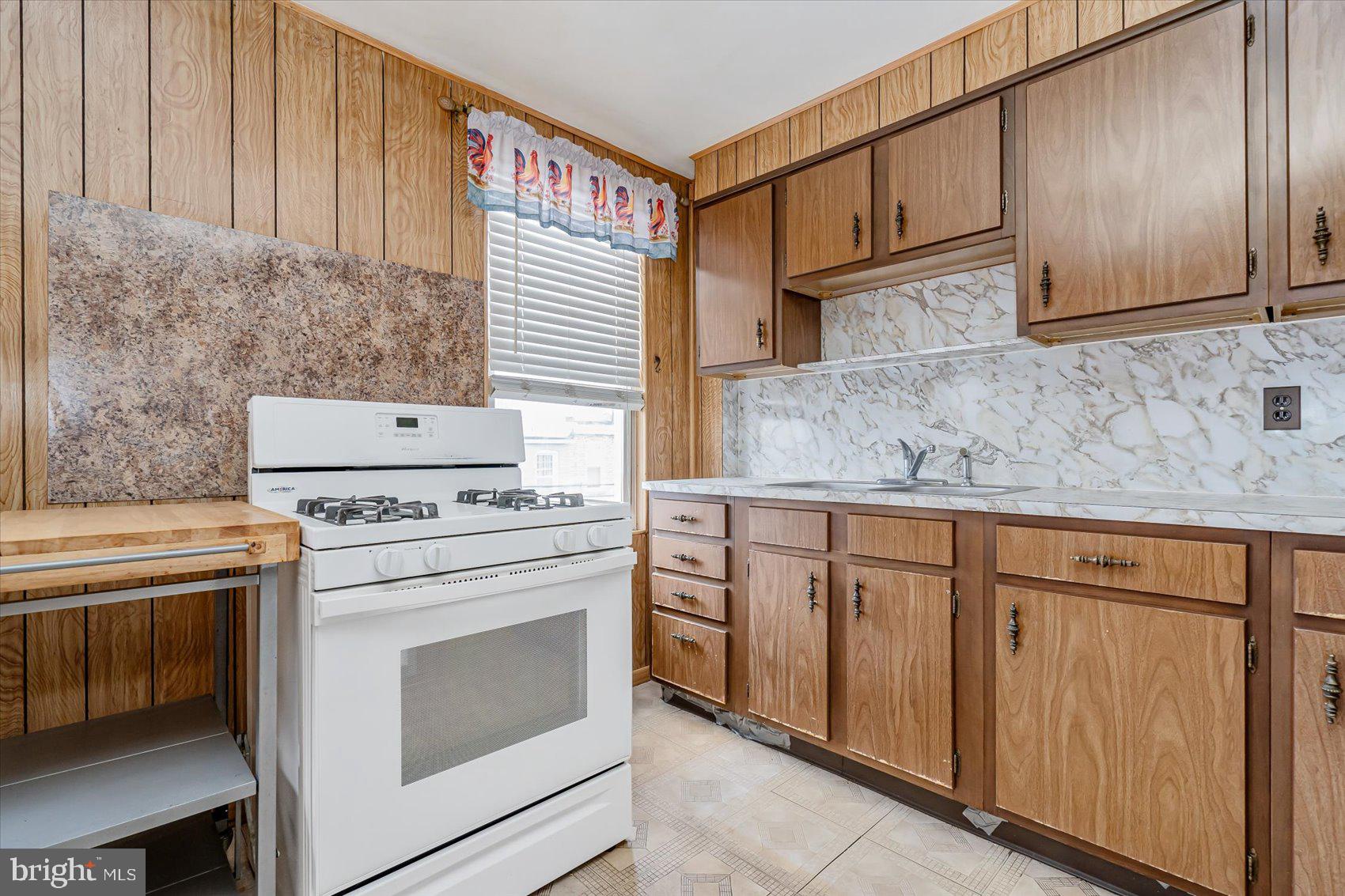 GREEKTOWN - Residential