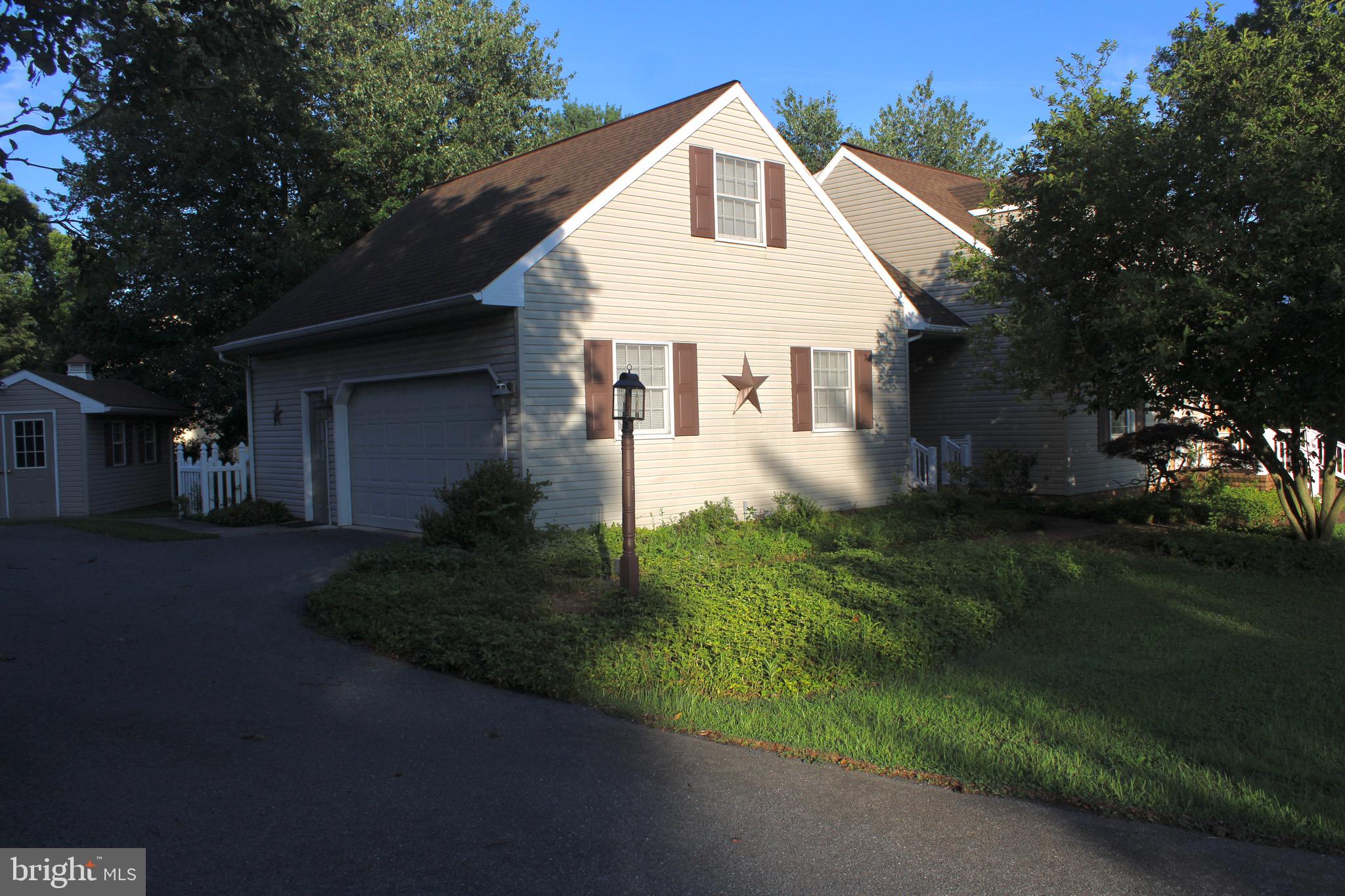 109 SANDSTONE DRIVE