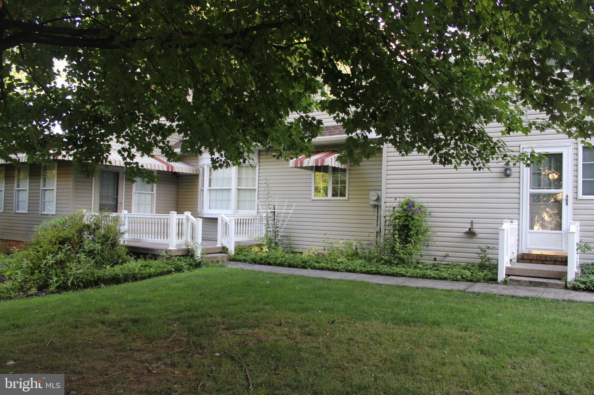 109 SANDSTONE DRIVE