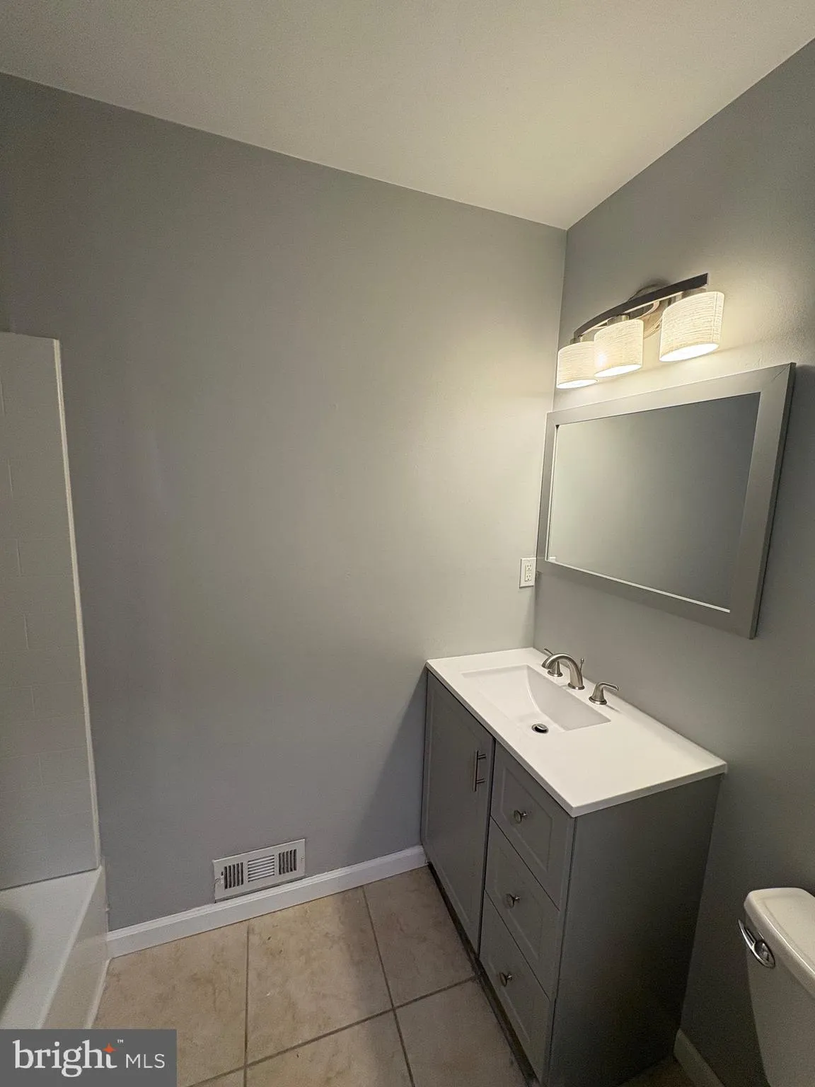 Marlton, New Jersey 08053, United States, 3 Bedrooms Bedrooms, ,3 BathroomsBathrooms,Residential,Pending,81036