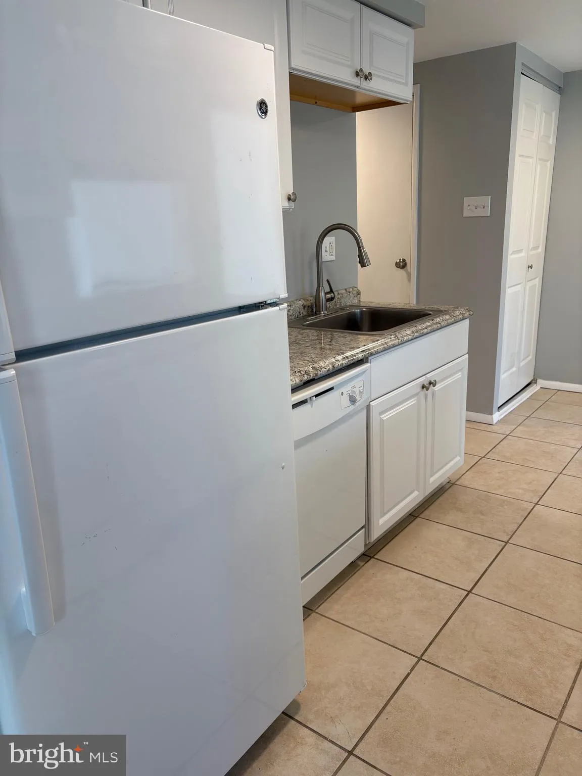 Marlton, New Jersey 08053, United States, 3 Bedrooms Bedrooms, ,3 BathroomsBathrooms,Residential,Pending,81036