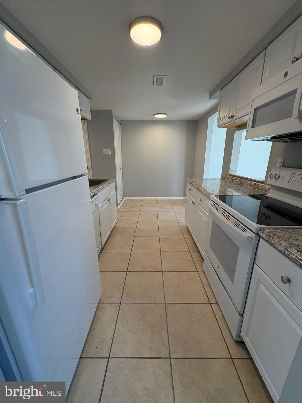 Marlton, New Jersey 08053, United States, 3 Bedrooms Bedrooms, ,3 BathroomsBathrooms,Residential,Pending,81036