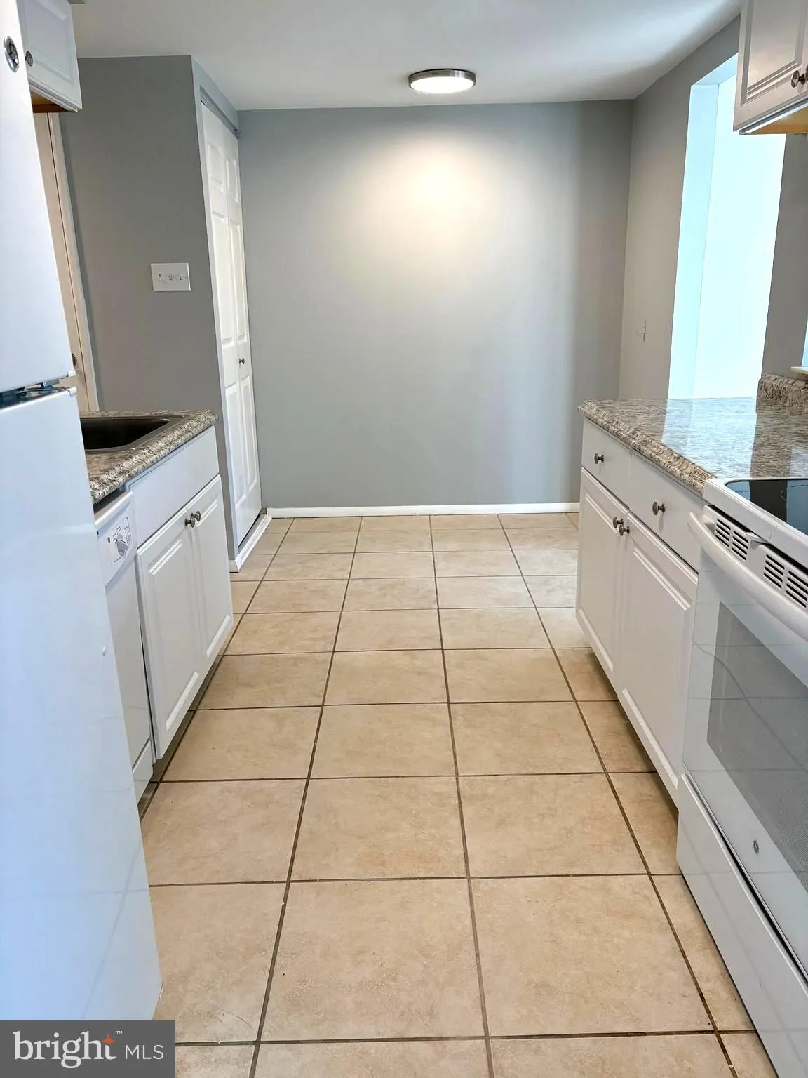 Marlton, New Jersey 08053, United States, 3 Bedrooms Bedrooms, ,3 BathroomsBathrooms,Residential,Pending,81036