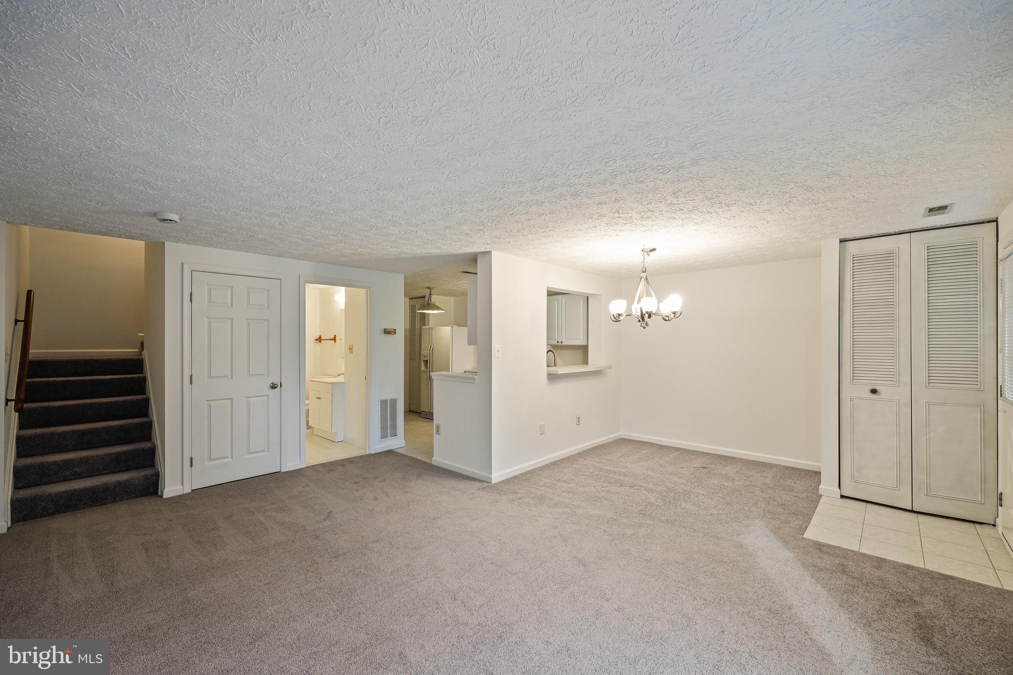 SILVER SPRING CNTRY CLUB - Residential