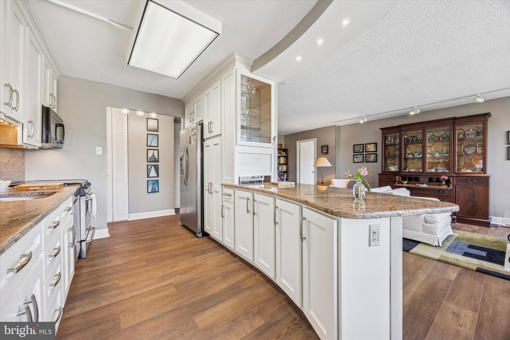 1001 CITY AVENUE W-404