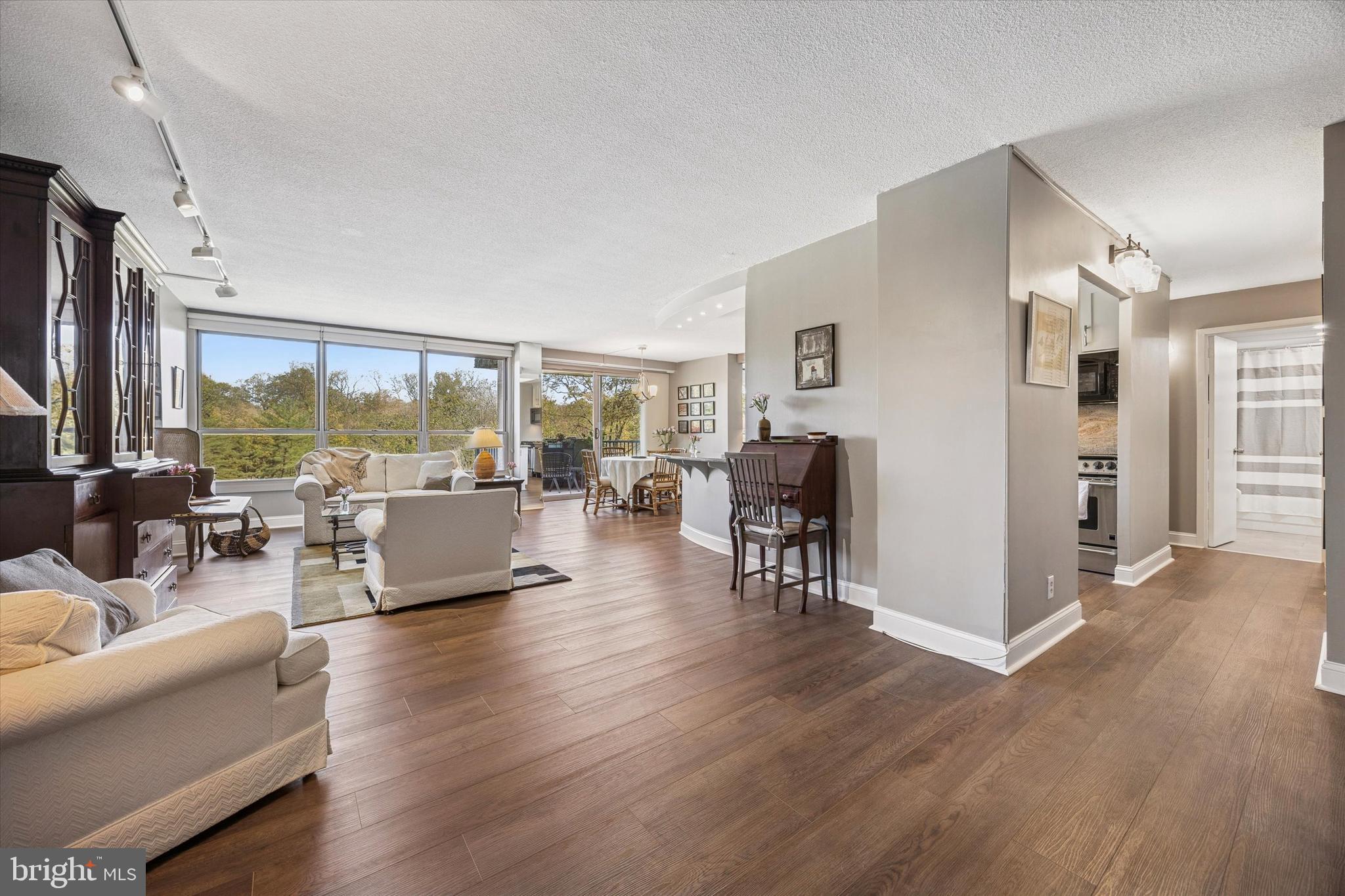 1001 CITY AVENUE W-404