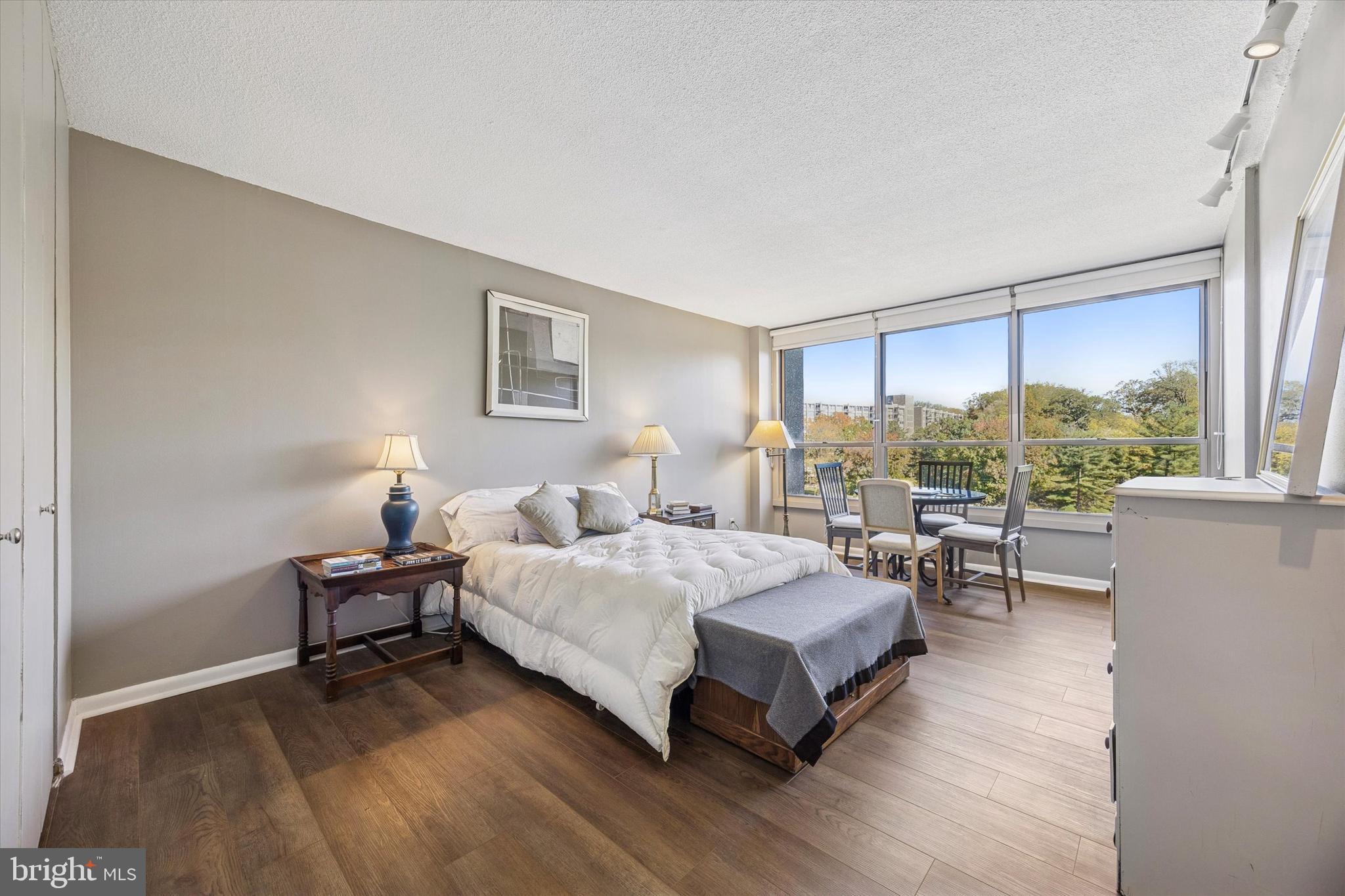 GREEN HILL - Residential