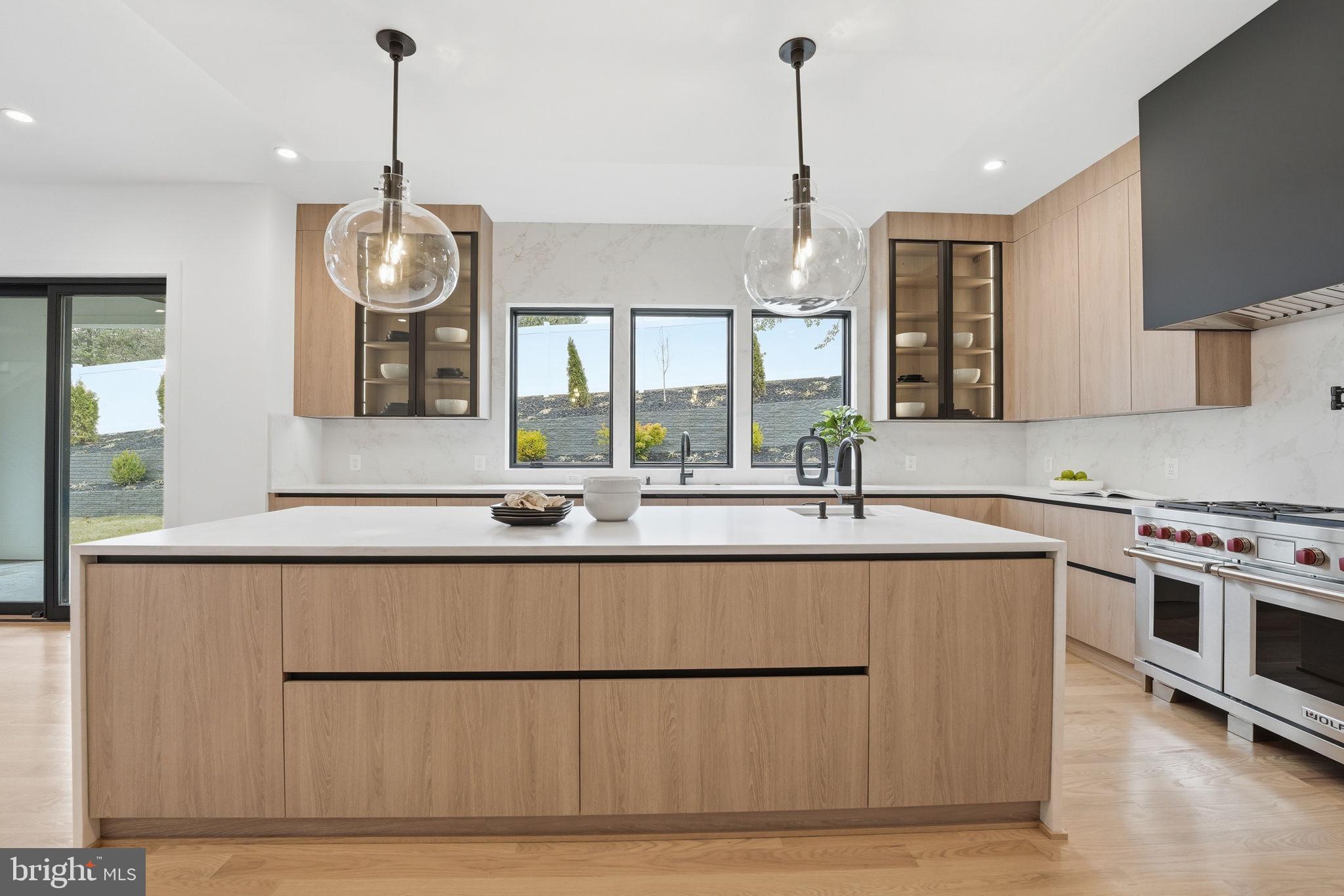 ARLINGTON RIDGE - Residential