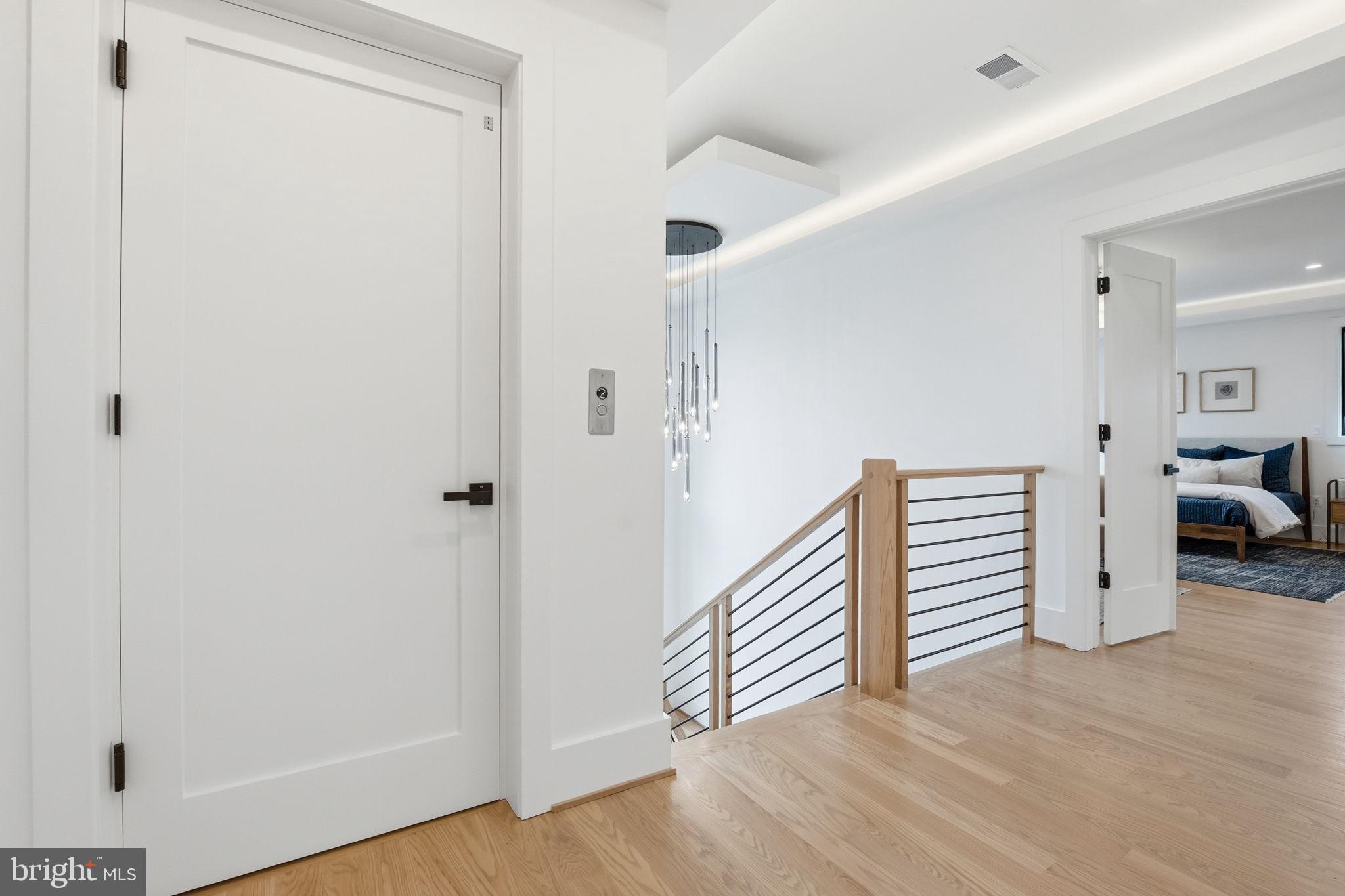 ARLINGTON RIDGE - Residential