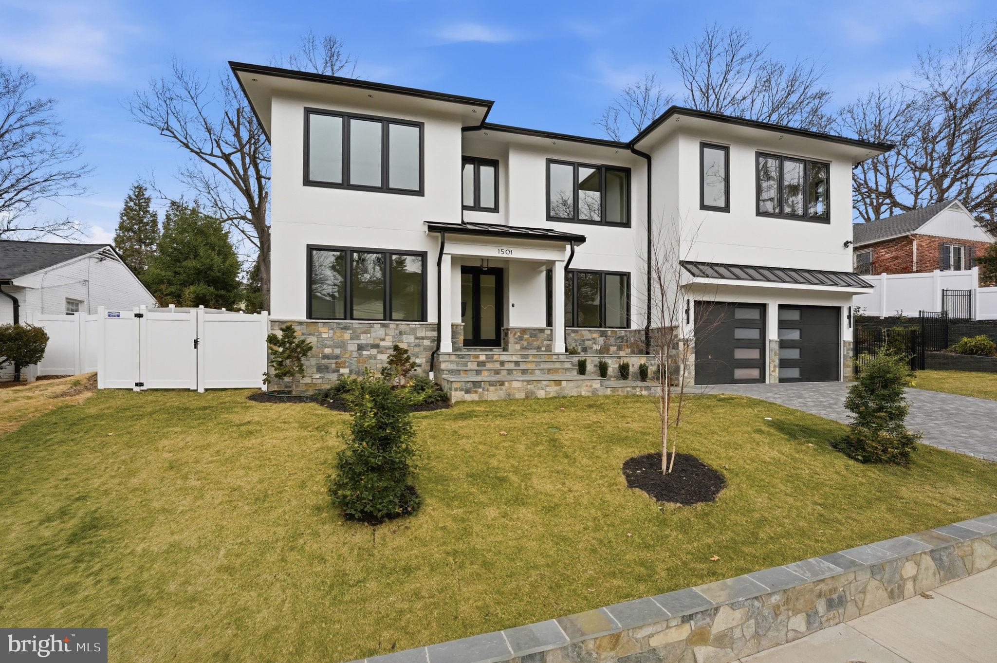 ARLINGTON RIDGE - Residential