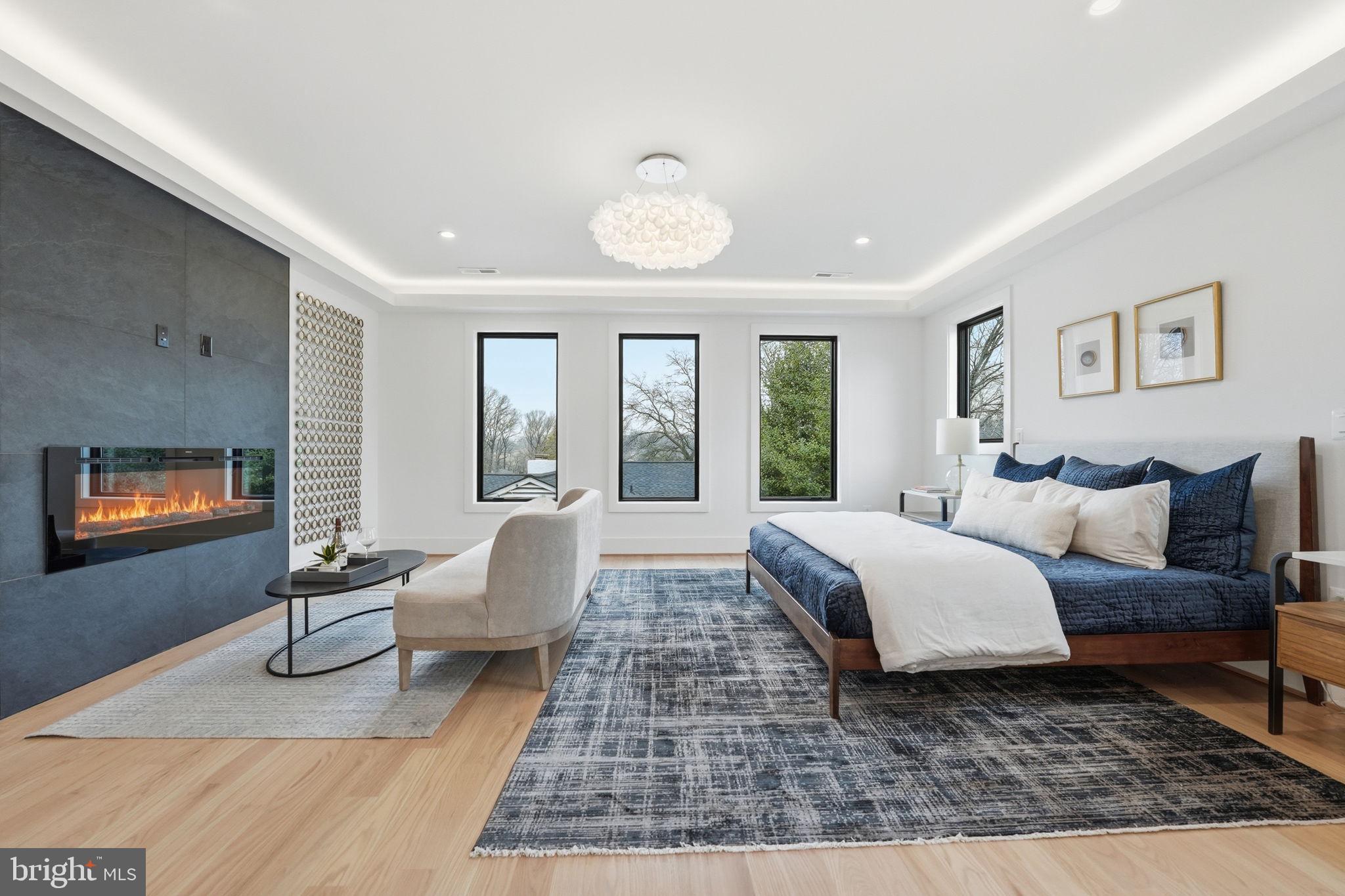 ARLINGTON RIDGE - Residential