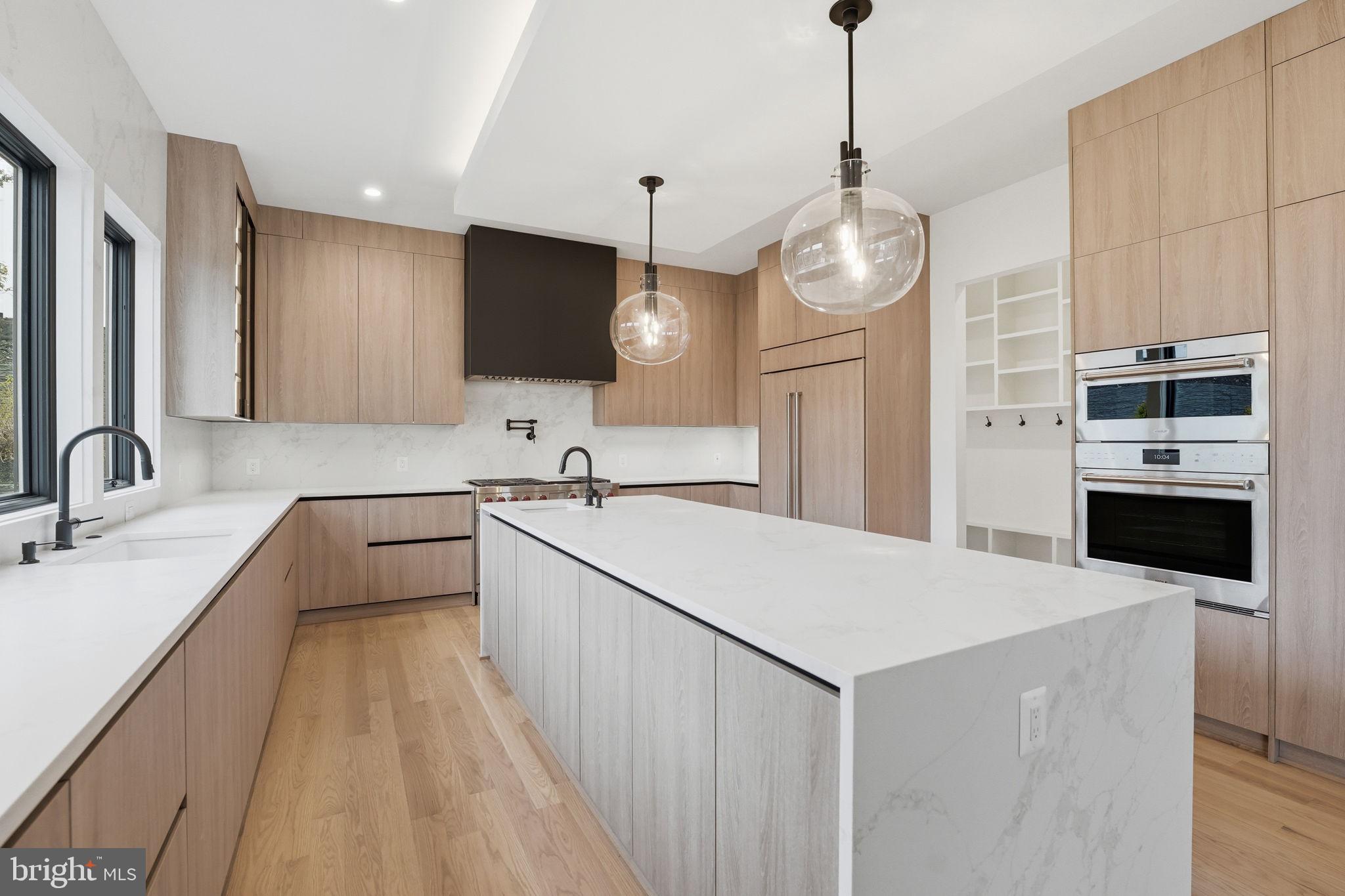 ARLINGTON RIDGE - Residential