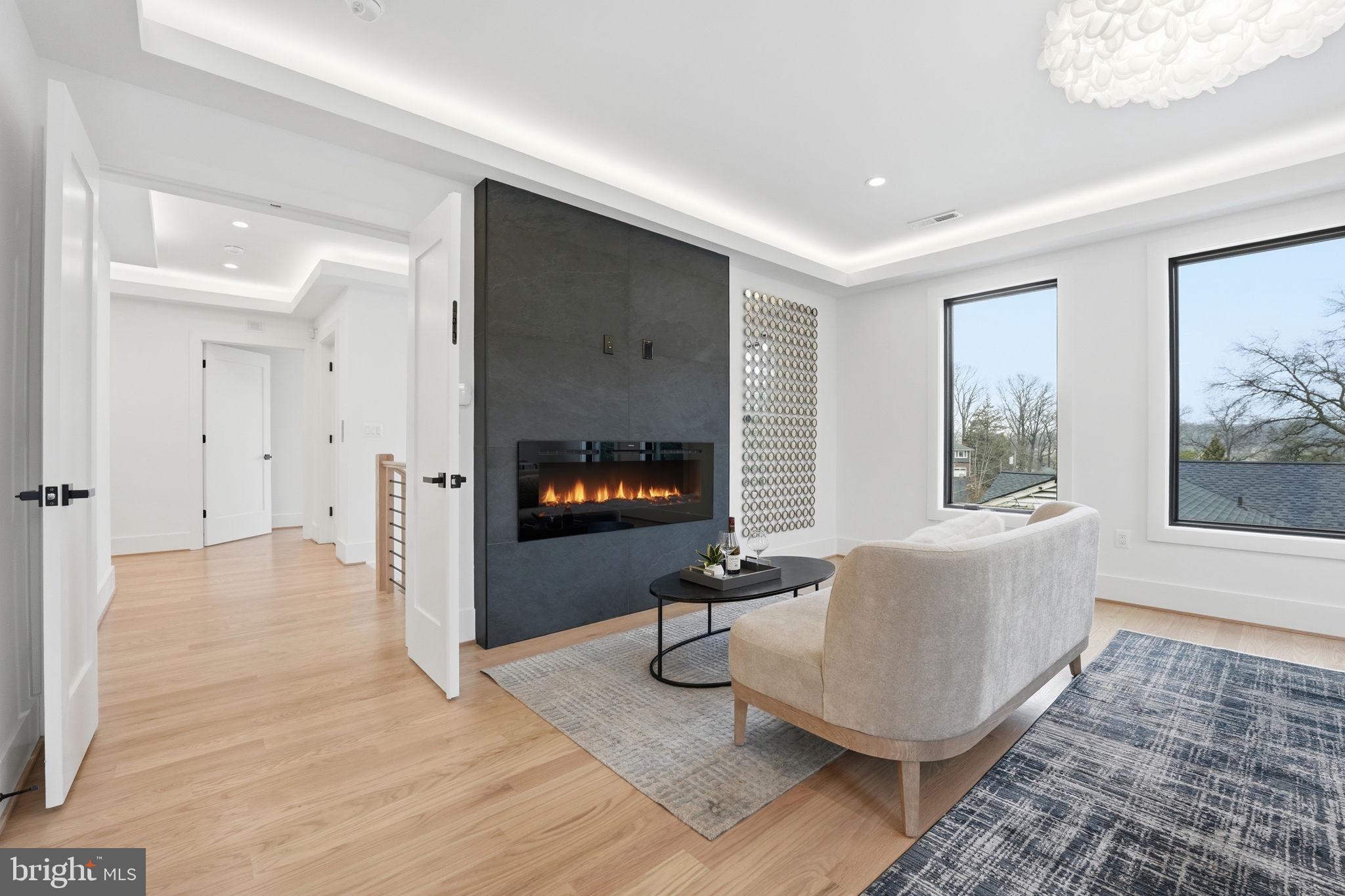 ARLINGTON RIDGE - Residential