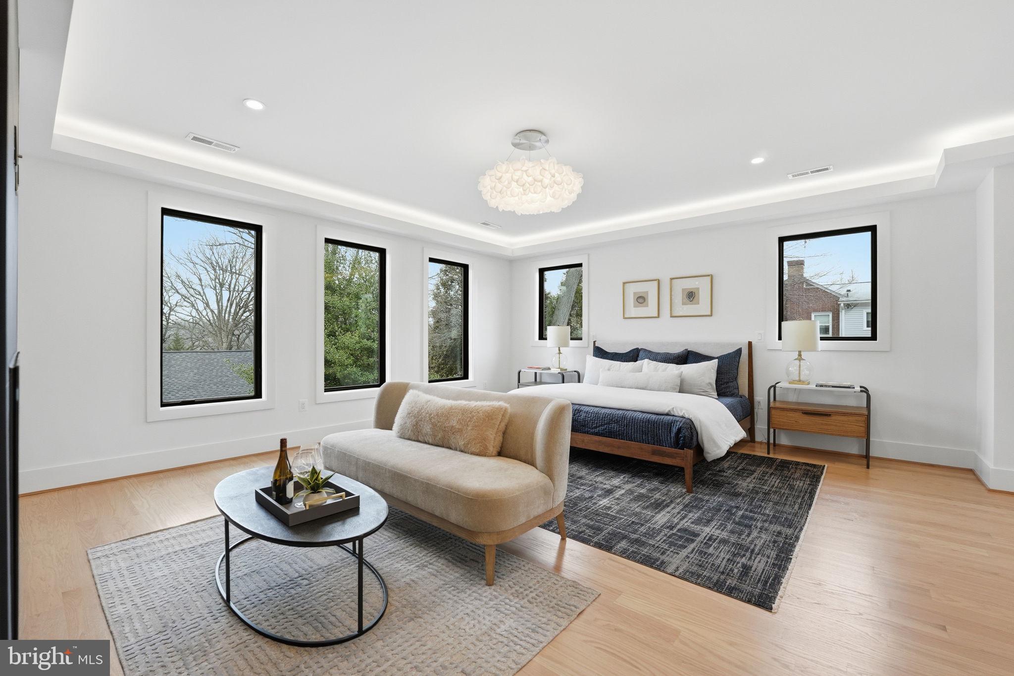 ARLINGTON RIDGE - Residential