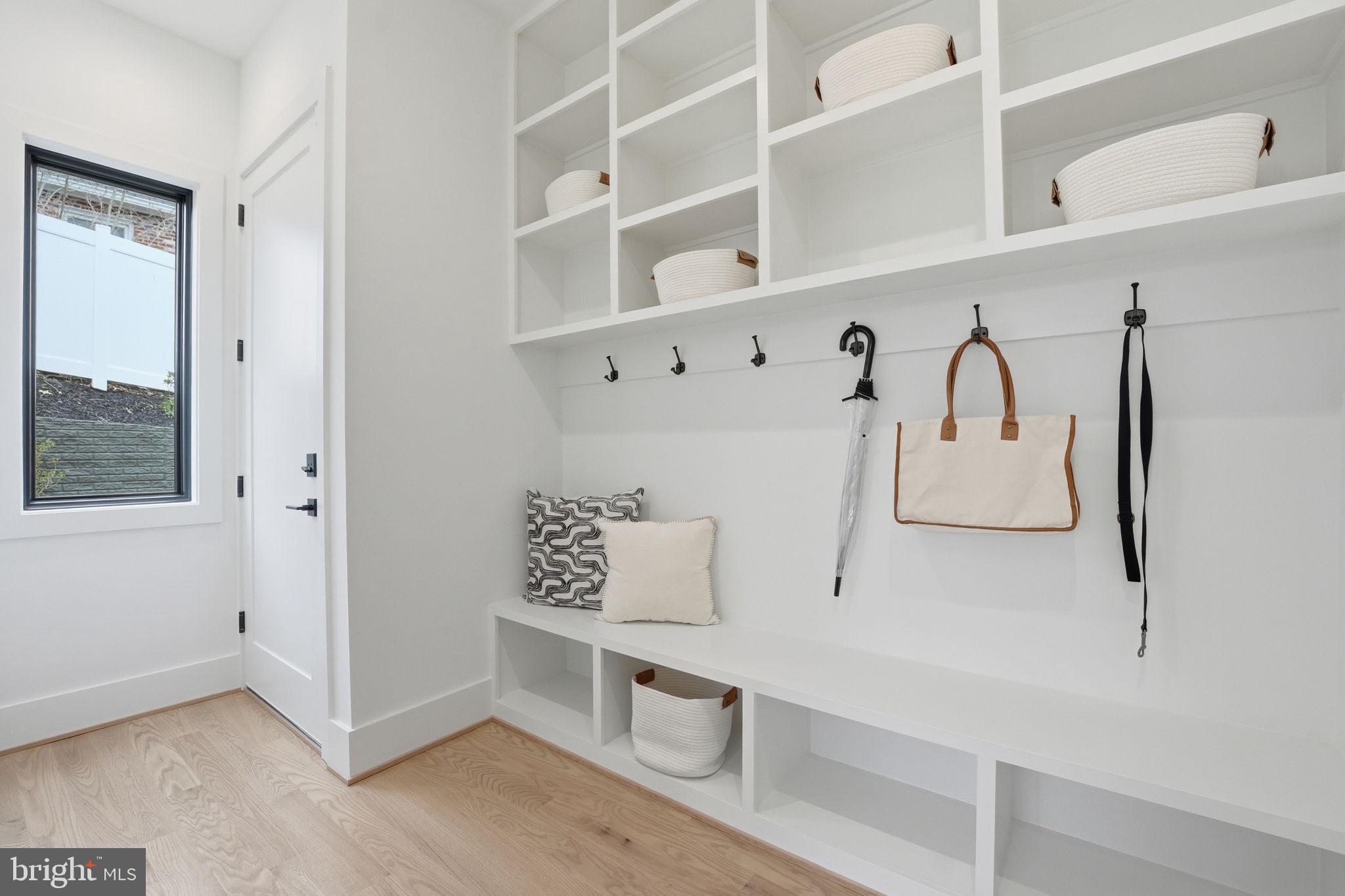 ARLINGTON RIDGE - Residential