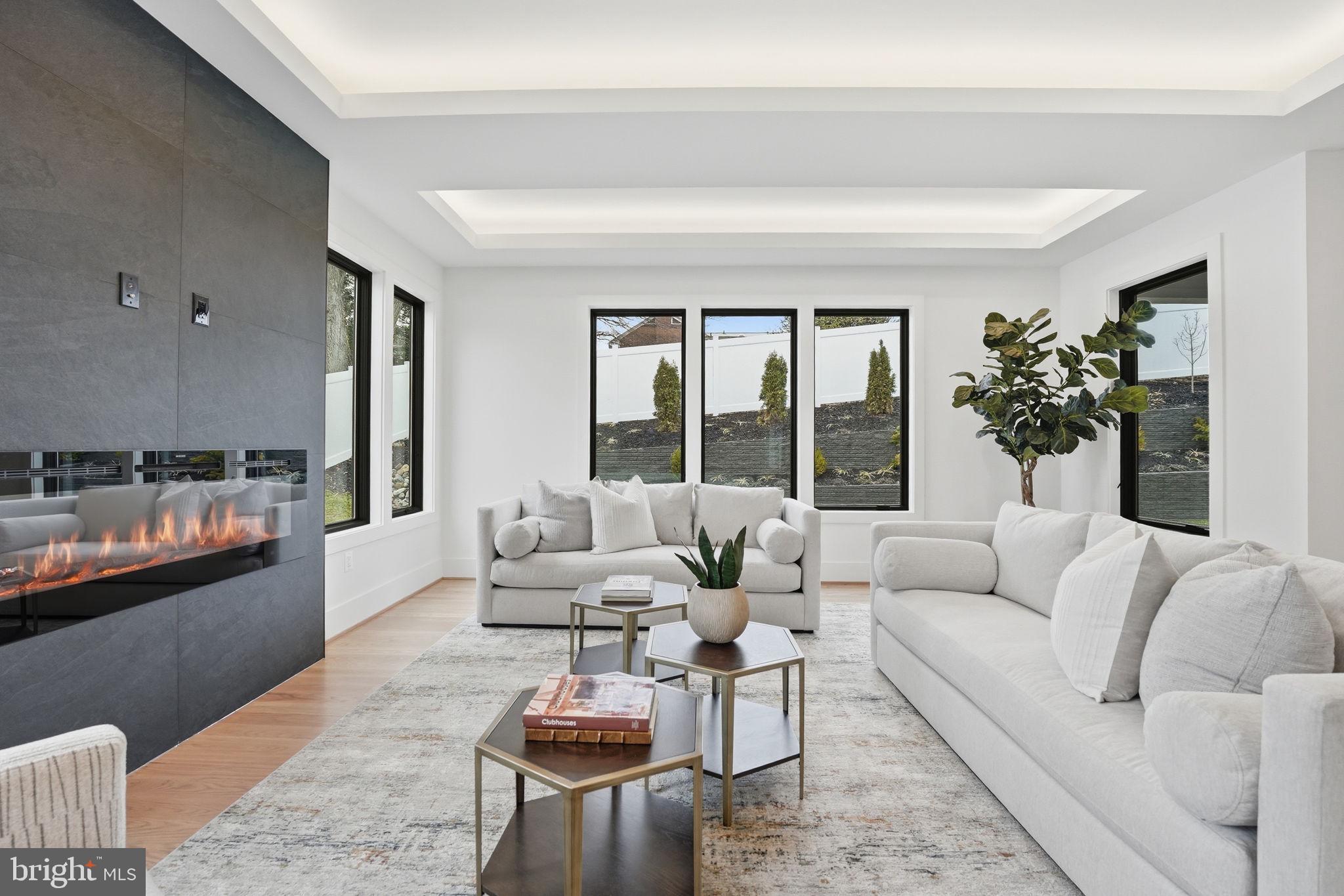 ARLINGTON RIDGE - Residential