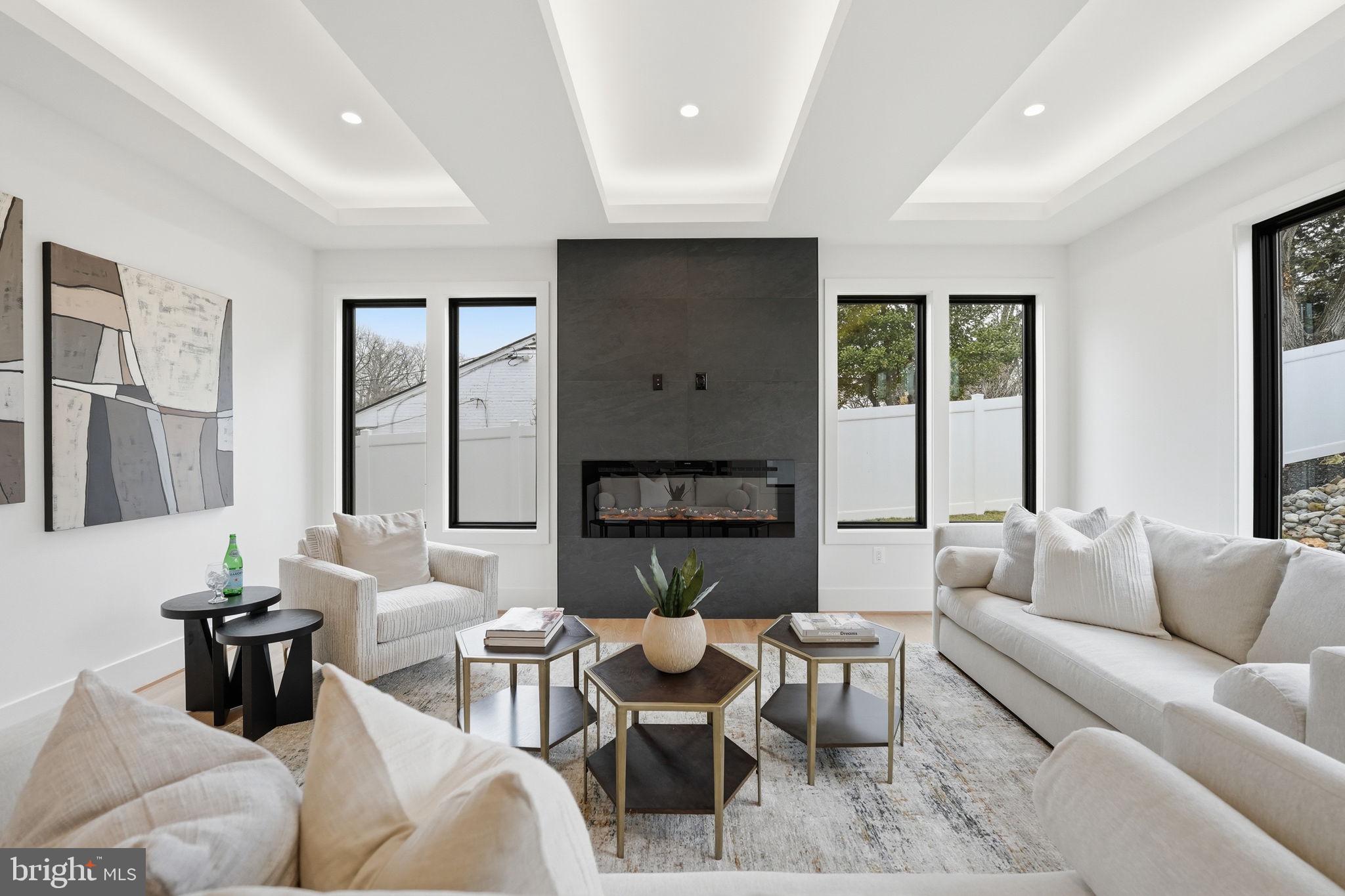 ARLINGTON RIDGE - Residential